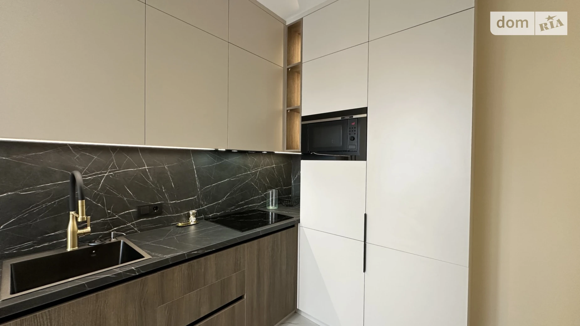 Продается 1-комнатная квартира 41 кв. м в Одессе, ул. Генуэзская, 1/1 - фото 2