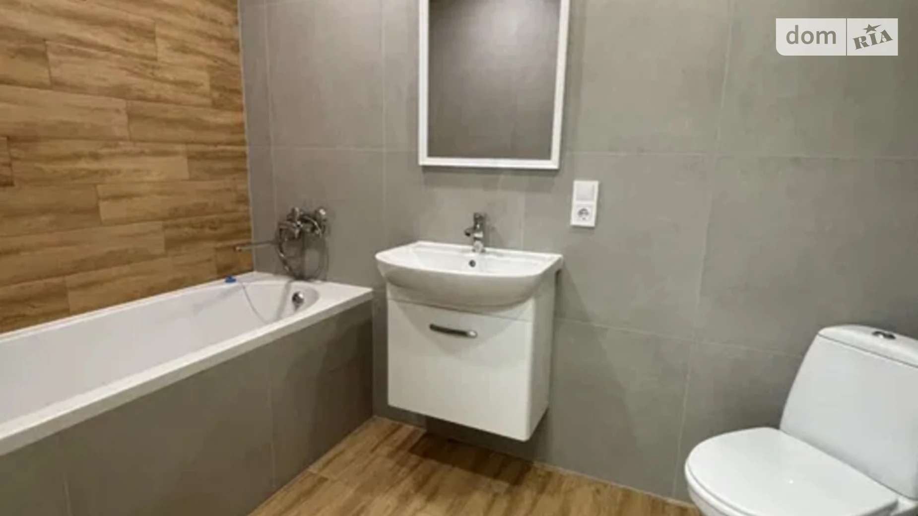 1-комнатная квартира 43 кв. м в Луцке, ул. Ровенская - фото 5