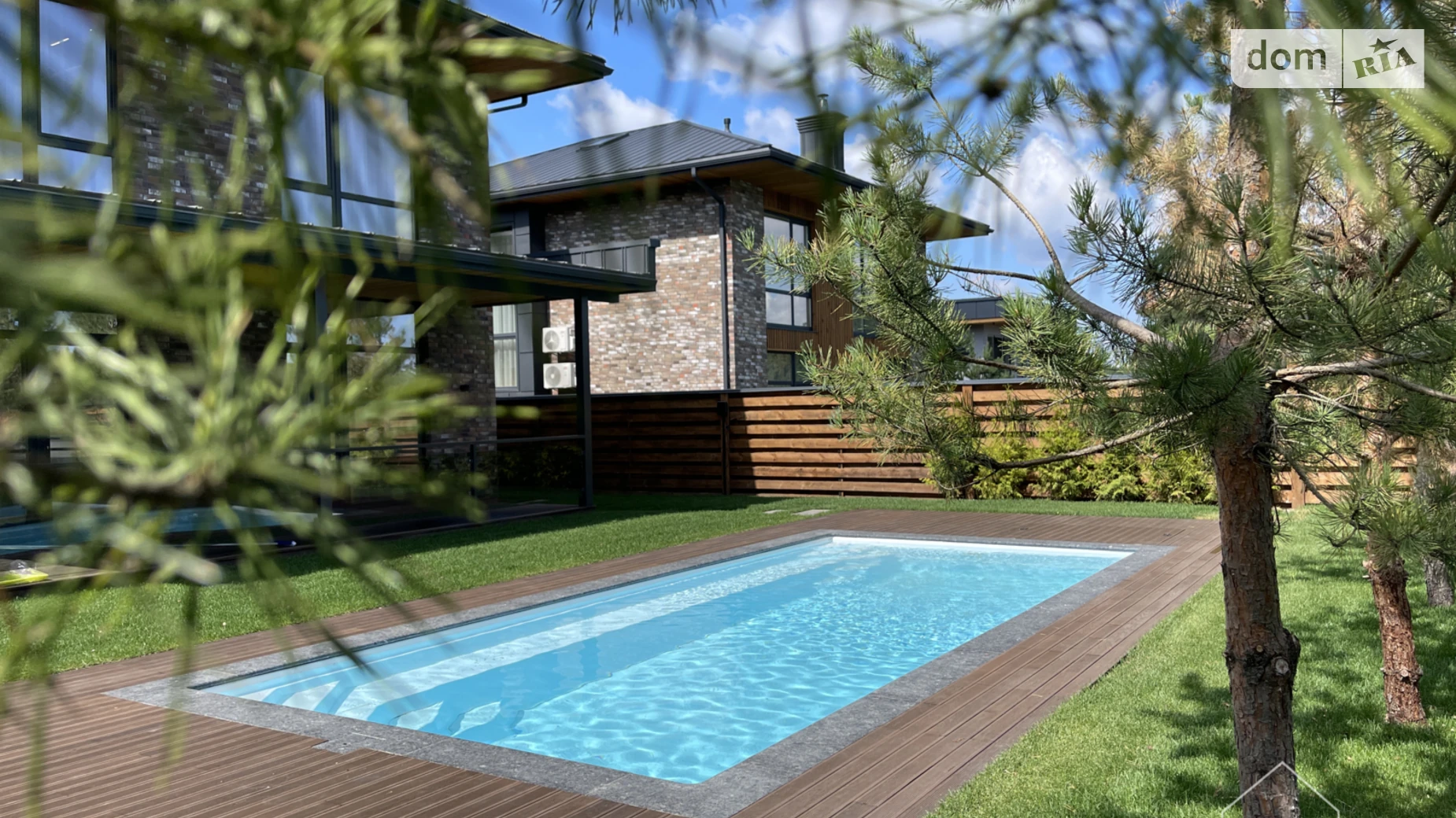 Продается дом на 2 этажа 256 кв. м с гаражом, цена: 670000 $ - фото 2