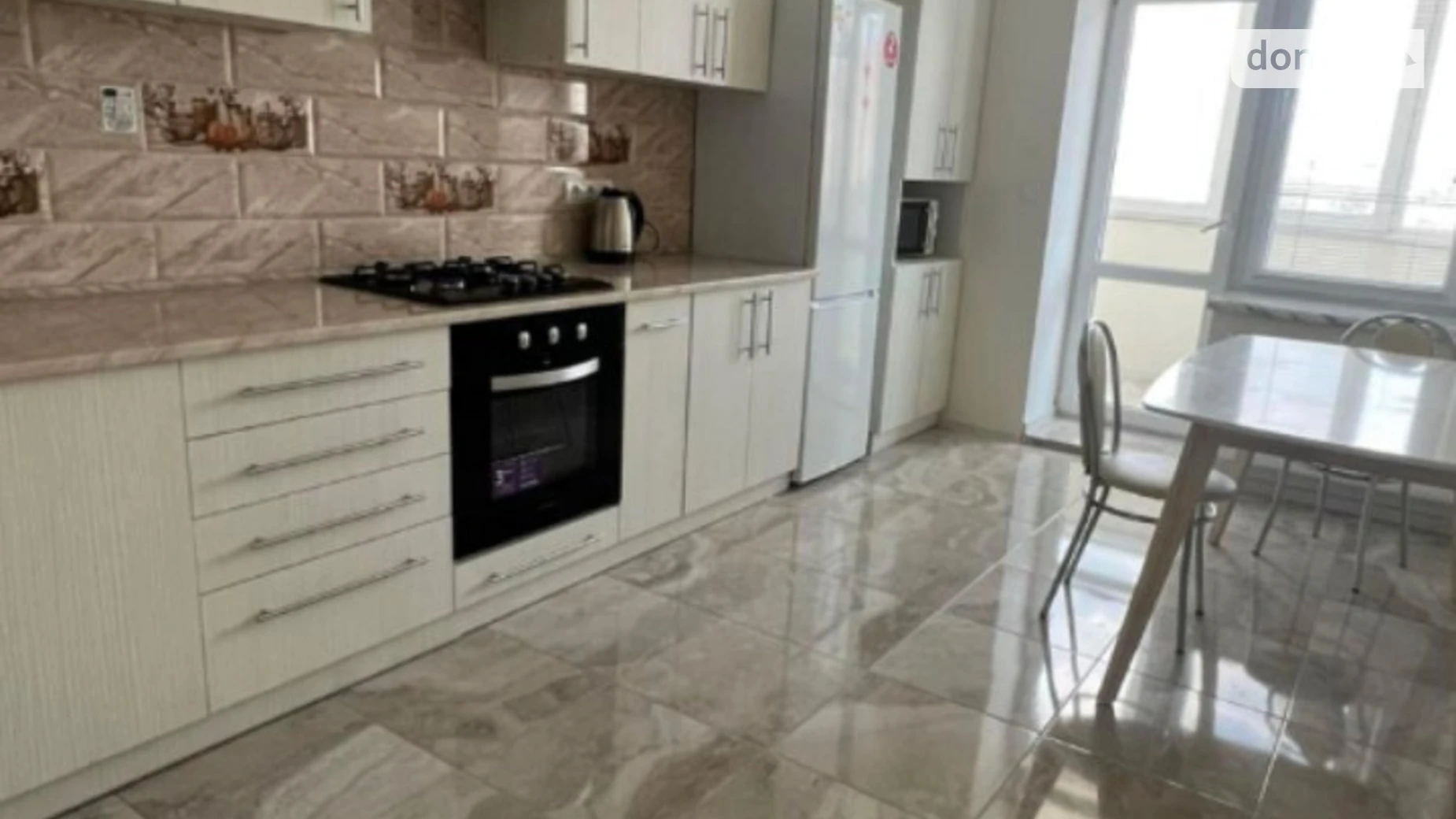 1-комнатная квартира 42 кв. м в Тернополе, ул. Евгения Коновальца - фото 4