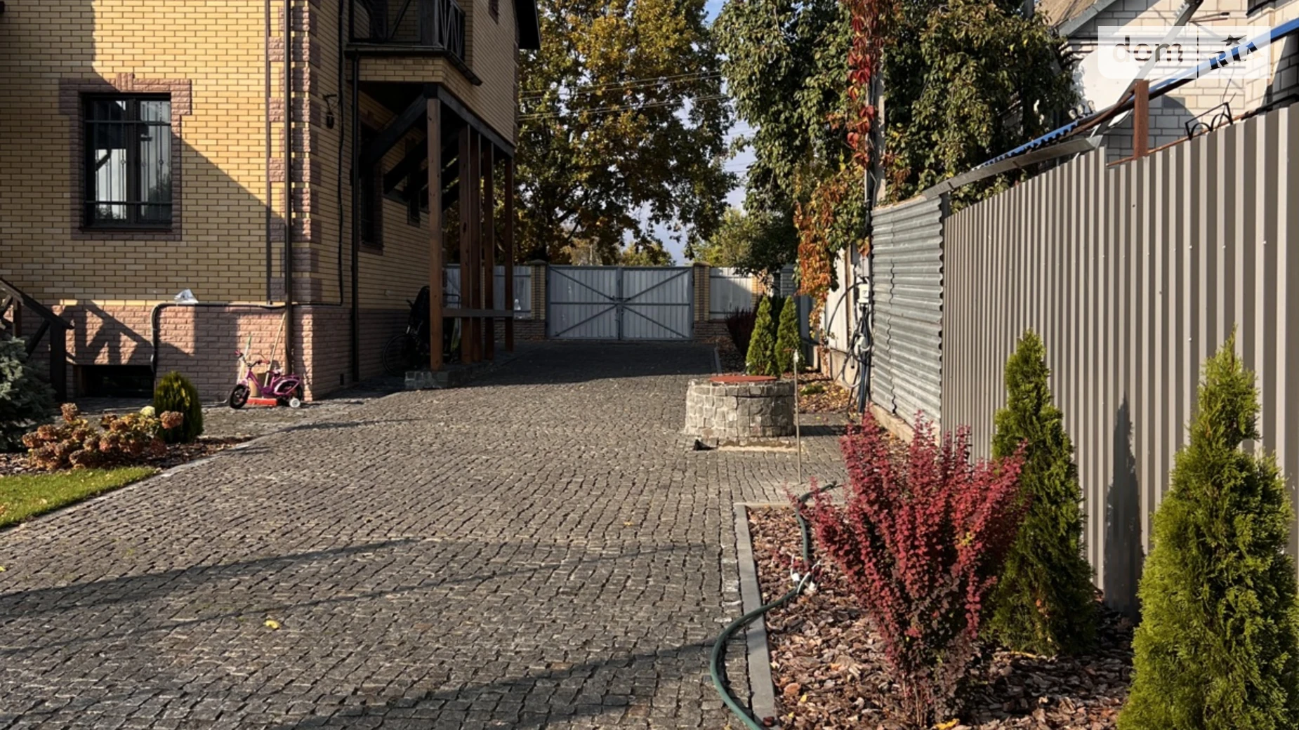 Продается дом на 2 этажа 297 кв. м с мансардой, цена: 195000 $ - фото 2