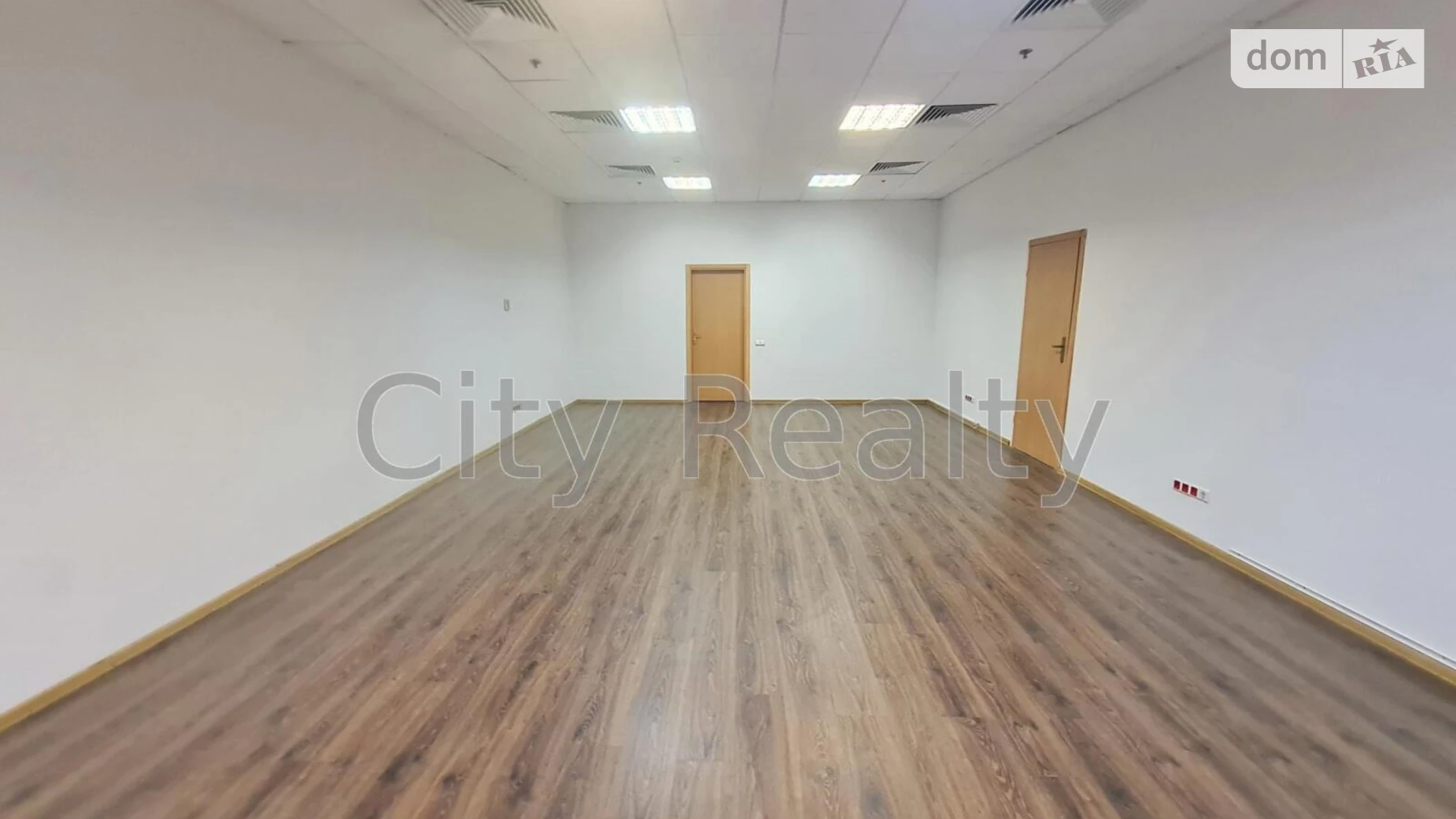 Сдается в аренду офис 61.5 кв. м в бизнес-центре, цена: 27675 грн - фото 2