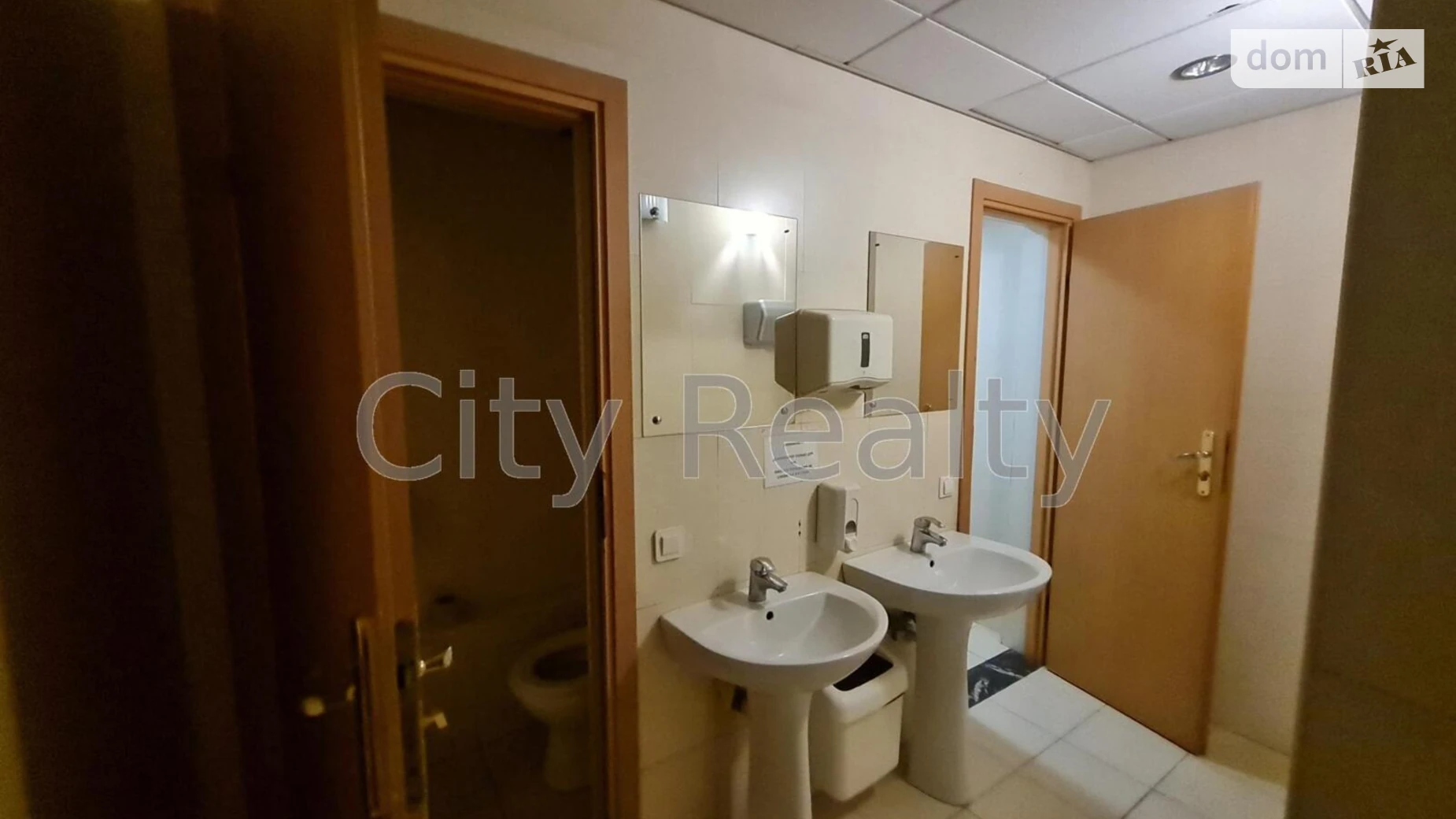 Сдается в аренду офис 61.5 кв. м в бизнес-центре, цена: 27675 грн - фото 5