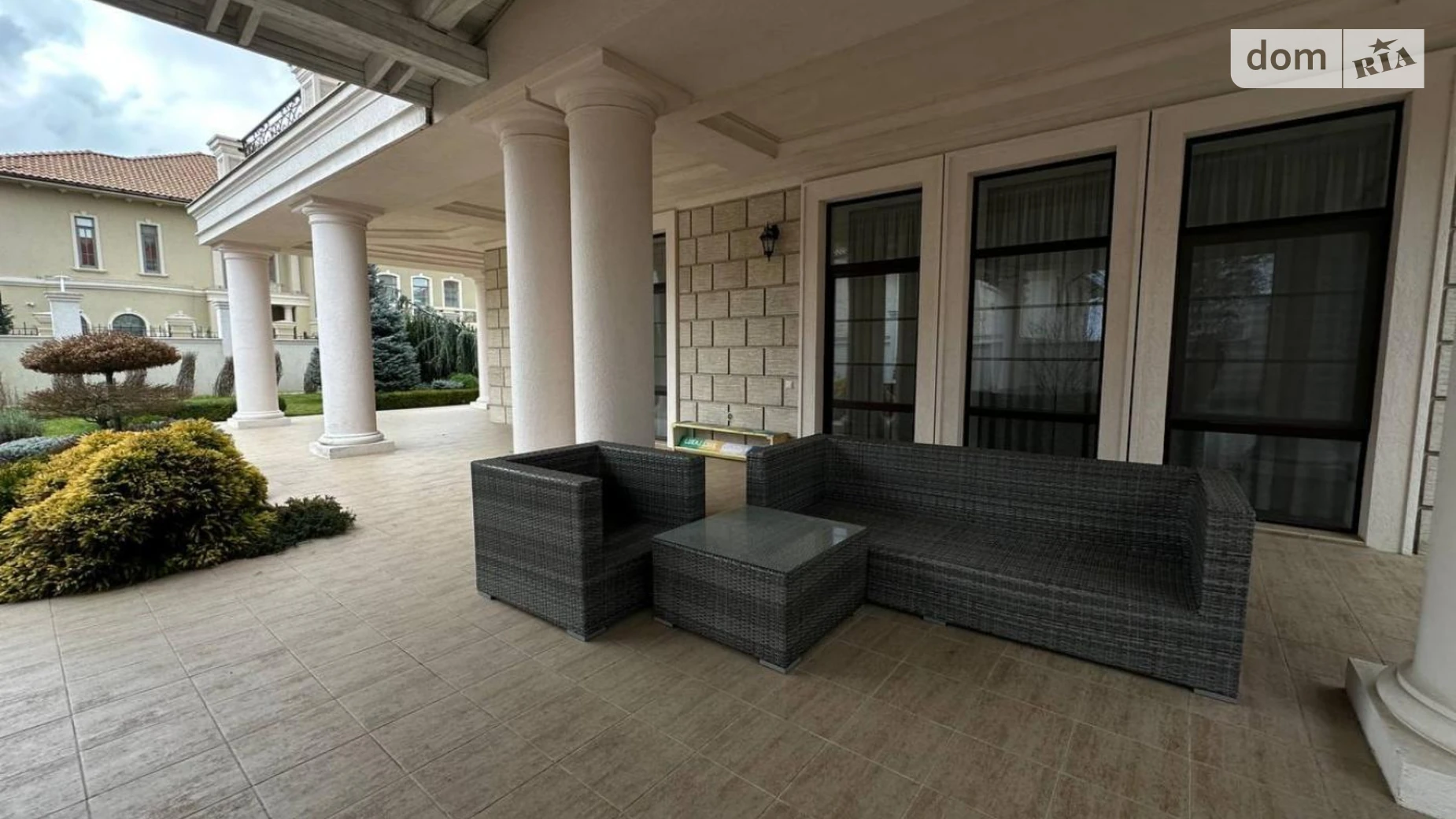 Продается дом на 2 этажа 677 кв. м с бассейном, цена: 1200000 $ - фото 5