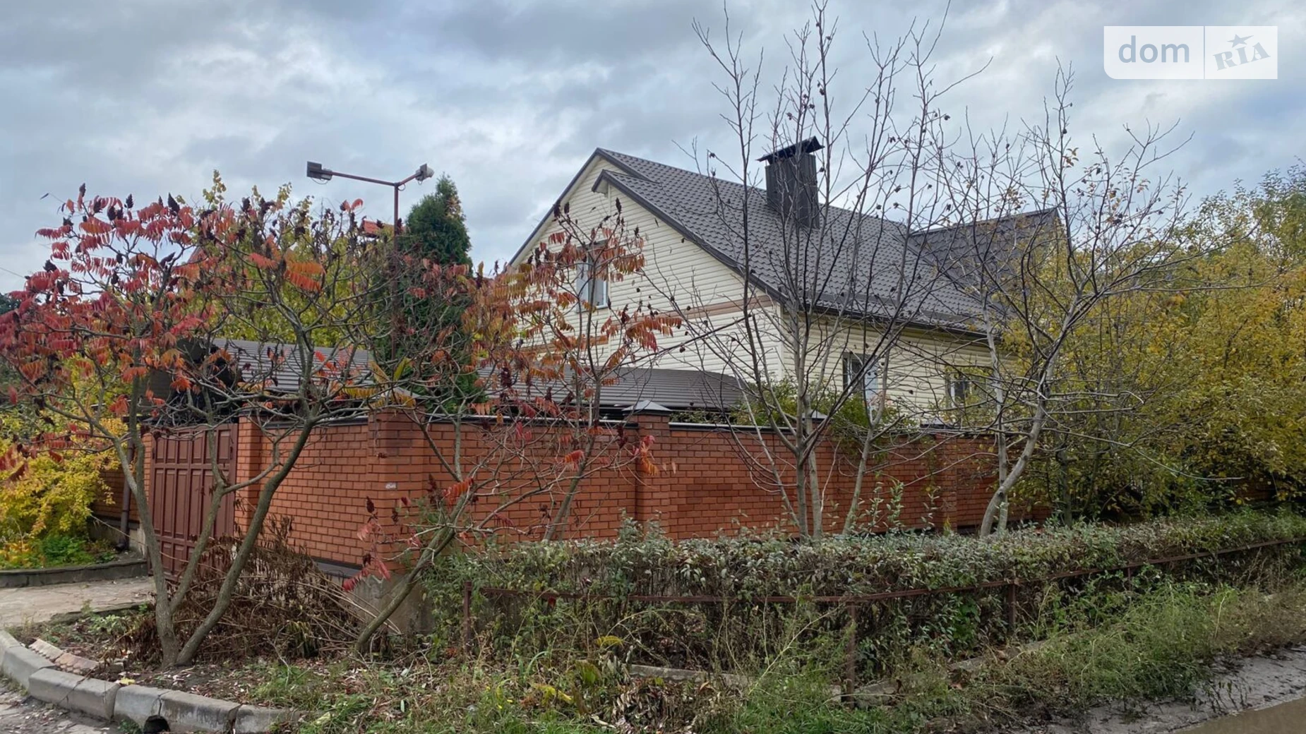 Продается дом на 2 этажа 320 кв. м с садом, цена: 187599 $ - фото 2