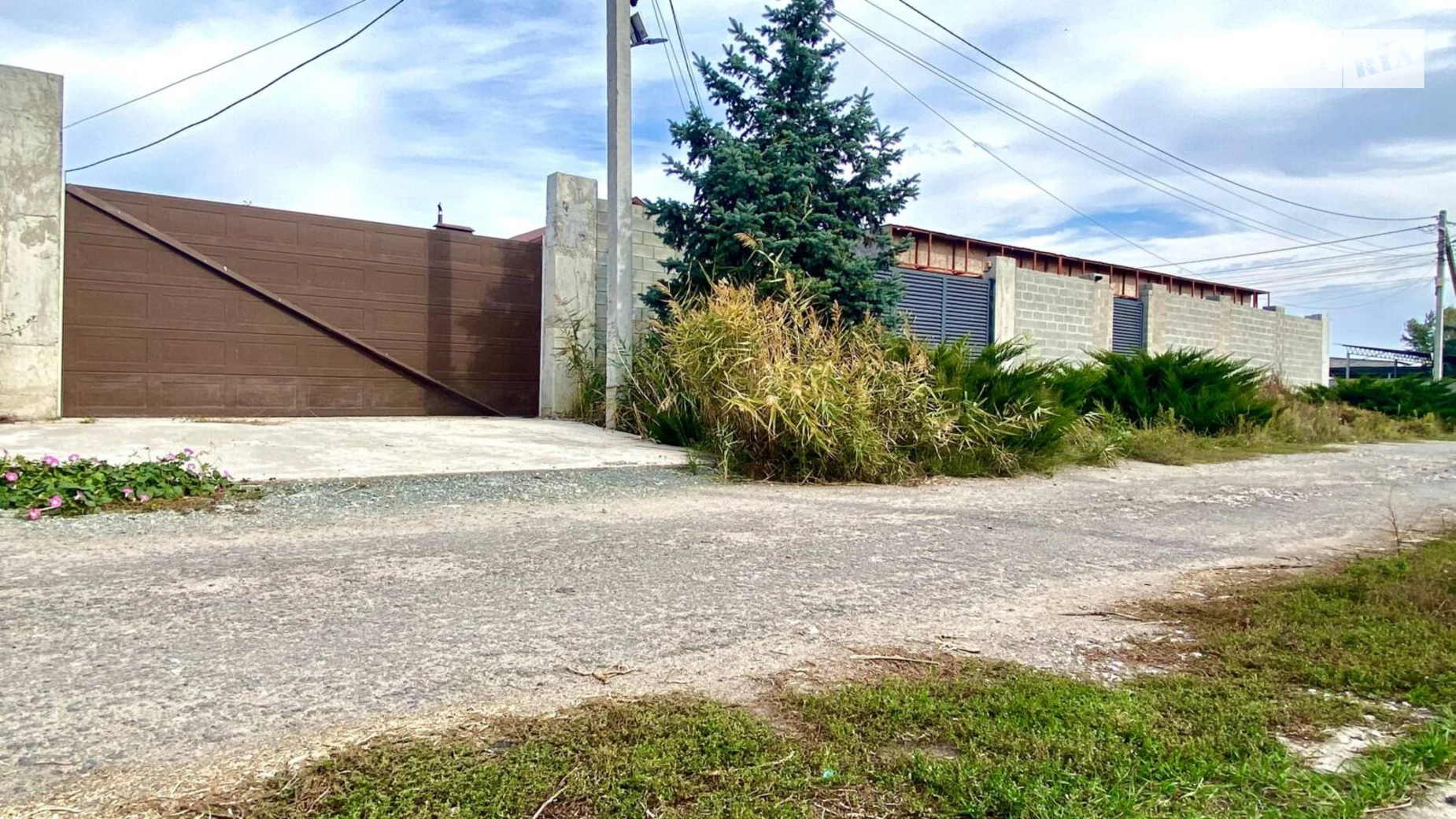 Продается одноэтажный дом 200 кв. м с гаражом, цена: 100000 $ - фото 3