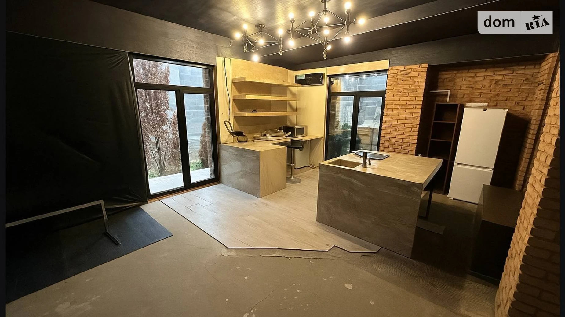 Продается одноэтажный дом 200 кв. м с гаражом, цена: 100000 $ - фото 5