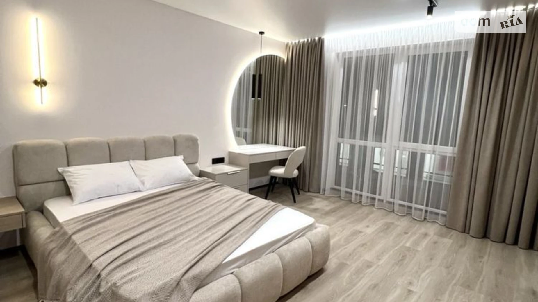 Продается 1-комнатная квартира 52 кв. м в Львове, ул. Венгерская, 12 - фото 2