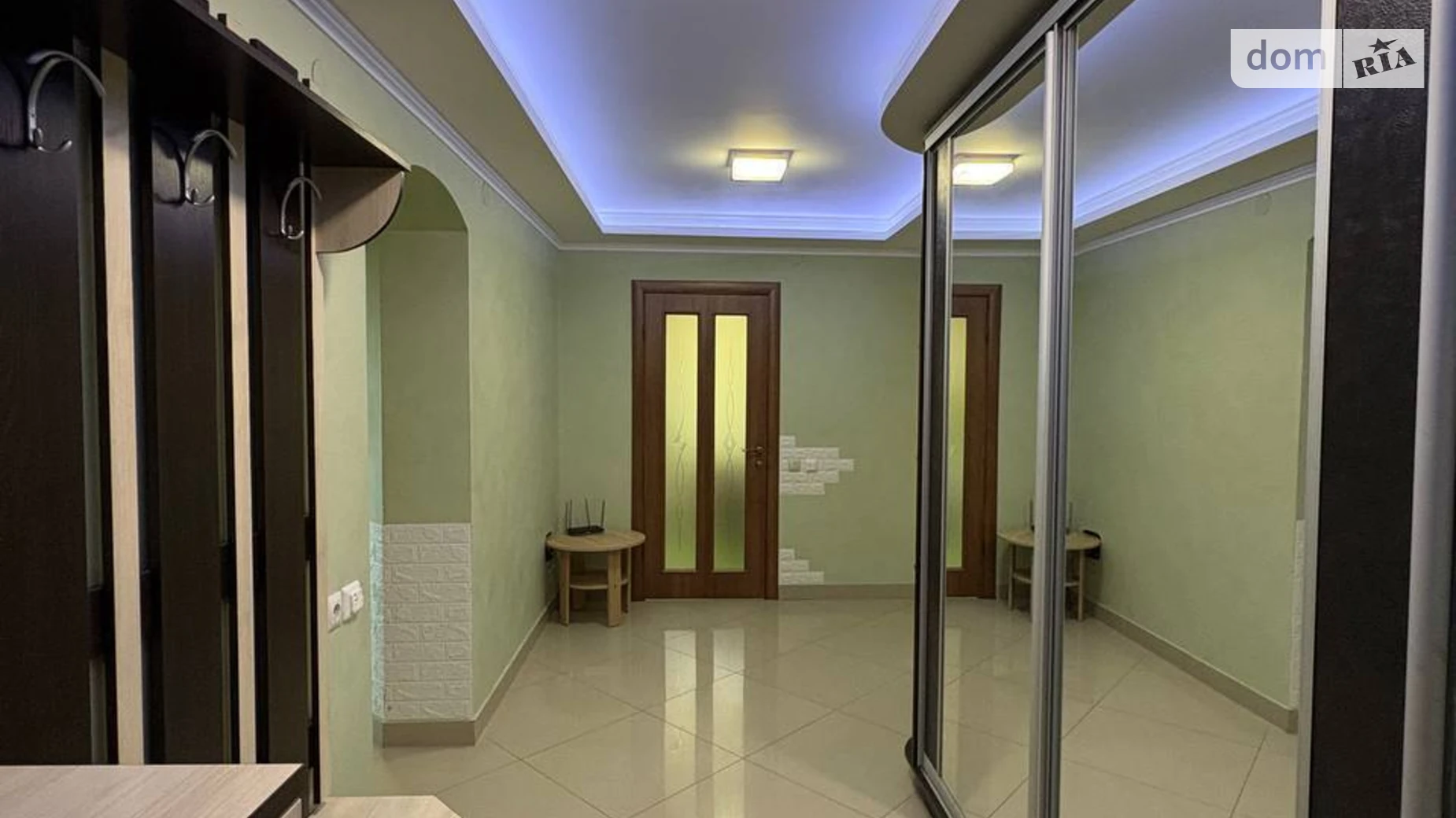 Продается 2-комнатная квартира 71.5 кв. м в Ровно, ул. Княгини Ольги, 8 - фото 2