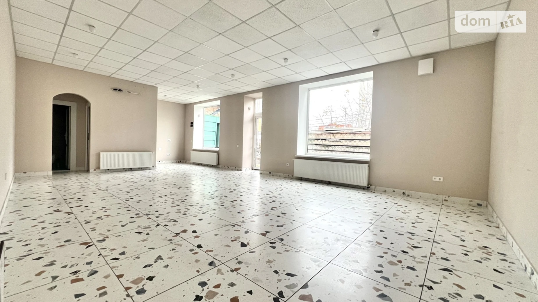 Сдается в аренду офис 70 кв. м в бизнес-центре, цена: 20000 грн - фото 4