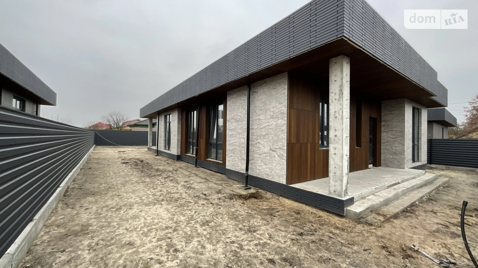 Продается одноэтажный дом 130 кв. м с балконом, цена: 134000 $ - фото 2