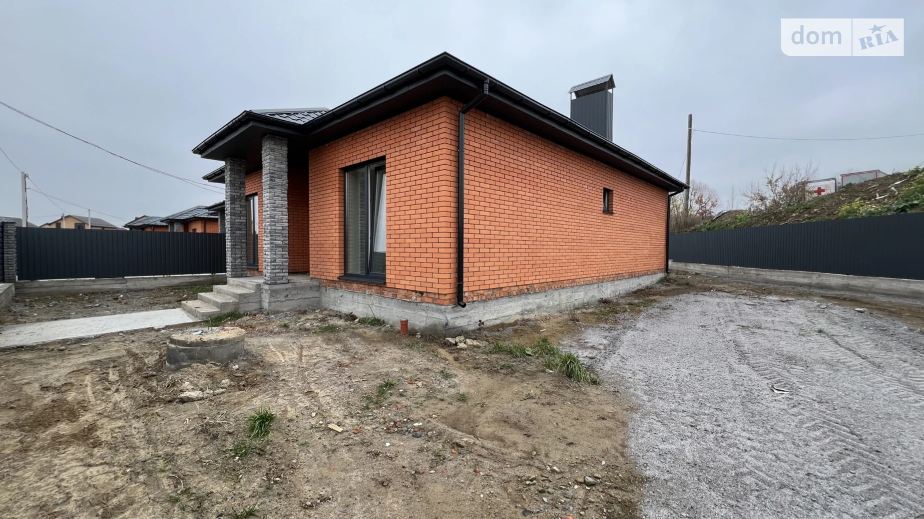 Продається одноповерховий будинок 101 кв. м з каміном, цена: 84997 $ - фото 2