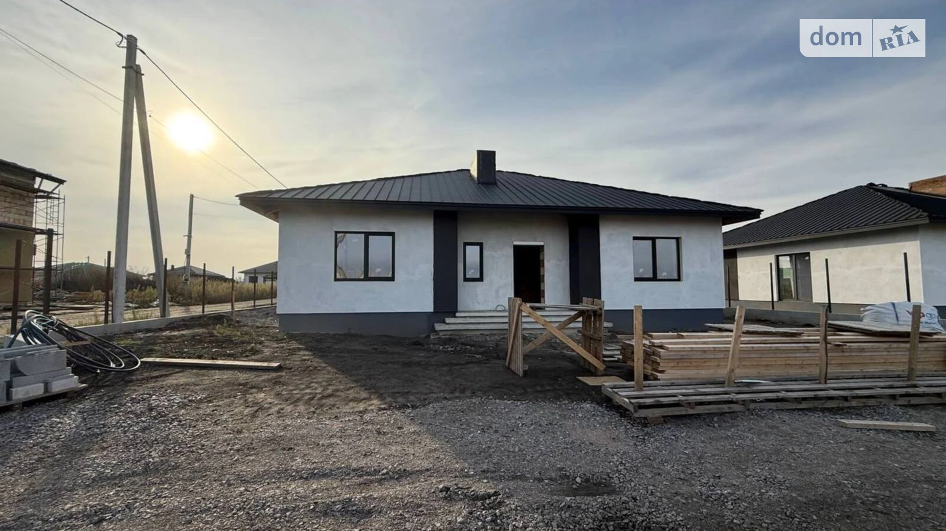 Продается одноэтажный дом 110 кв. м с верандой, цена: 140000 $ - фото 2