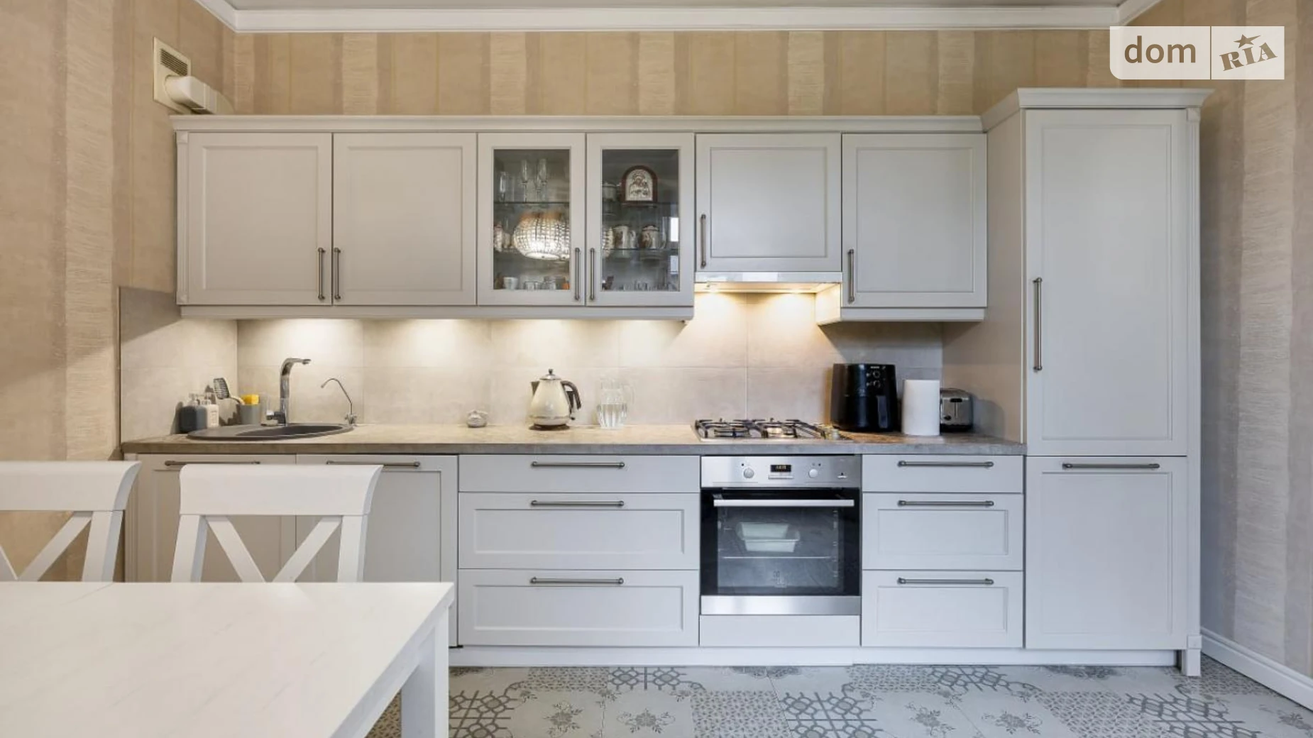 Продается дом на 2 этажа 297.5 кв. м с террасой, цена: 415000 $ - фото 2