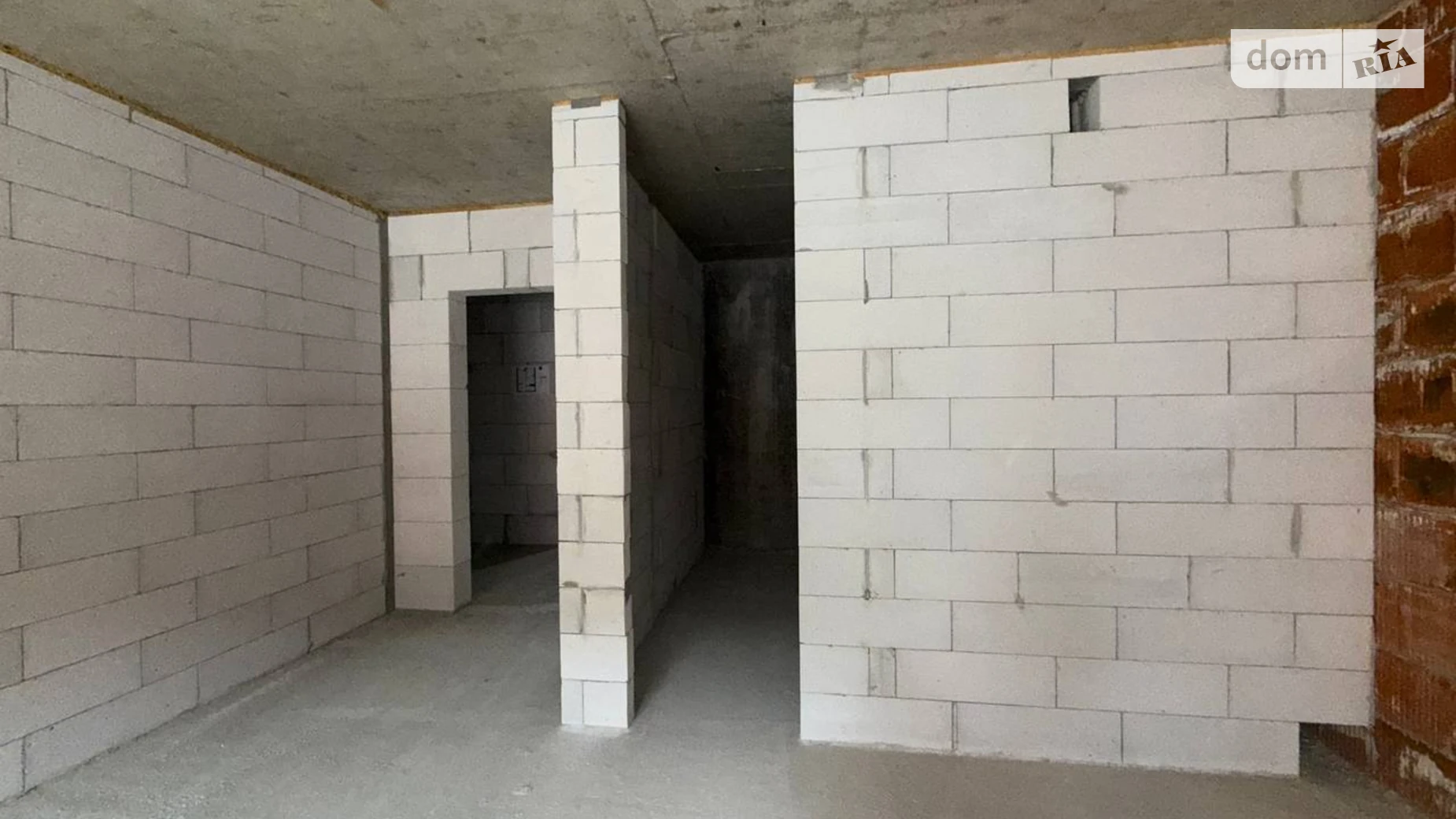 Продается 1-комнатная квартира 38 кв. м в Ивано-Франковске, ул. Левицкого Романа, 10 - фото 2