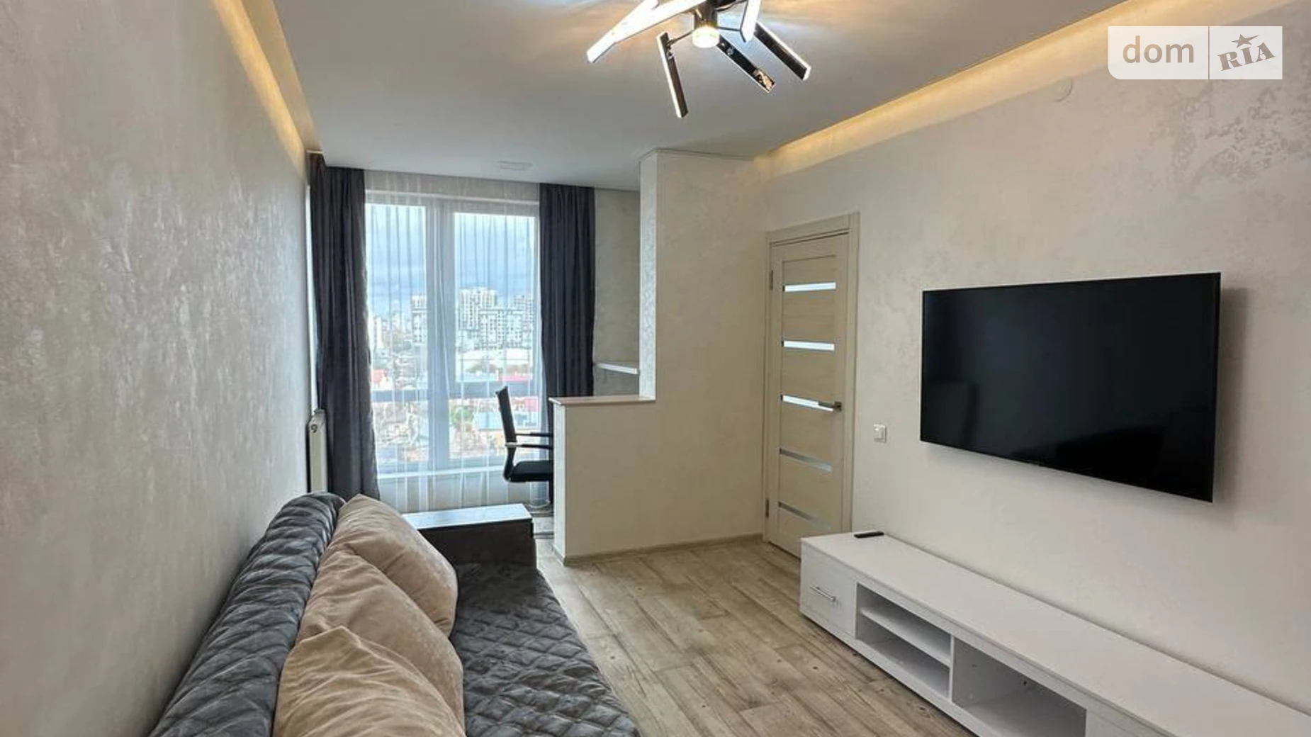 Сдается в аренду 1-комнатная квартира 52.8 кв. м в Львове, ул. Вячеслава Липинского, 28 - фото 2