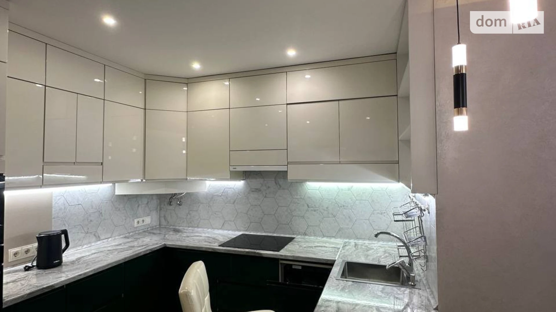 Сдается в аренду 1-комнатная квартира 52.8 кв. м в Львове, ул. Вячеслава Липинского, 28 - фото 3