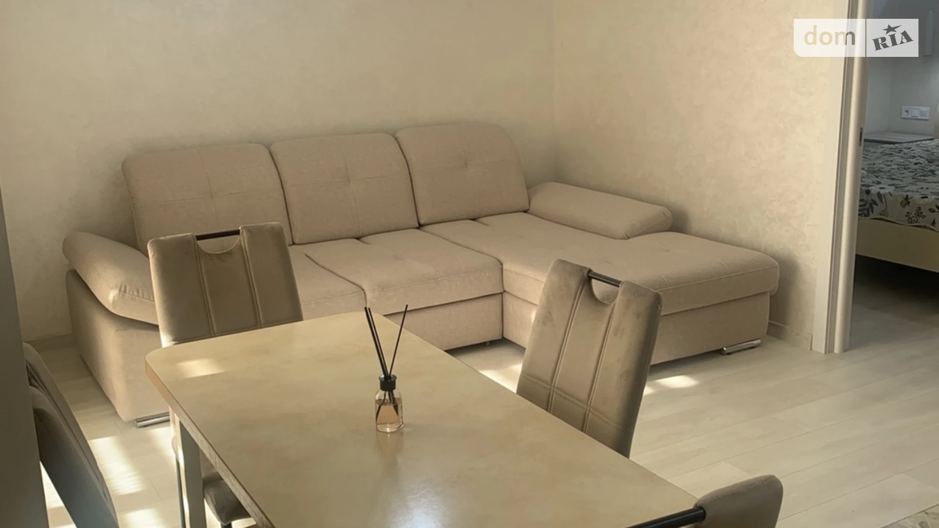 Сдается в аренду 1-комнатная квартира 46.9 кв. м в Ивано-Франковске, ул. Волошина Августина, 2А - фото 5