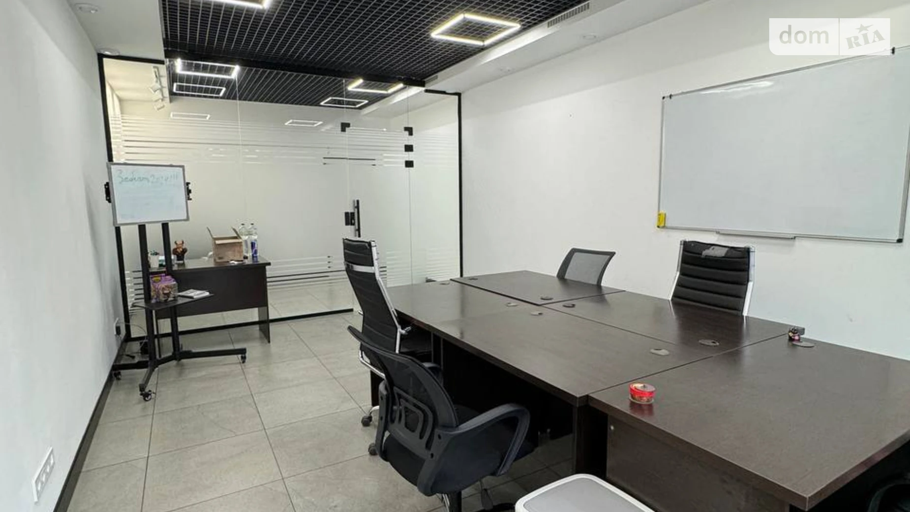 Сдается в аренду офис 53 кв. м в бизнес-центре, цена: 600 $ - фото 3
