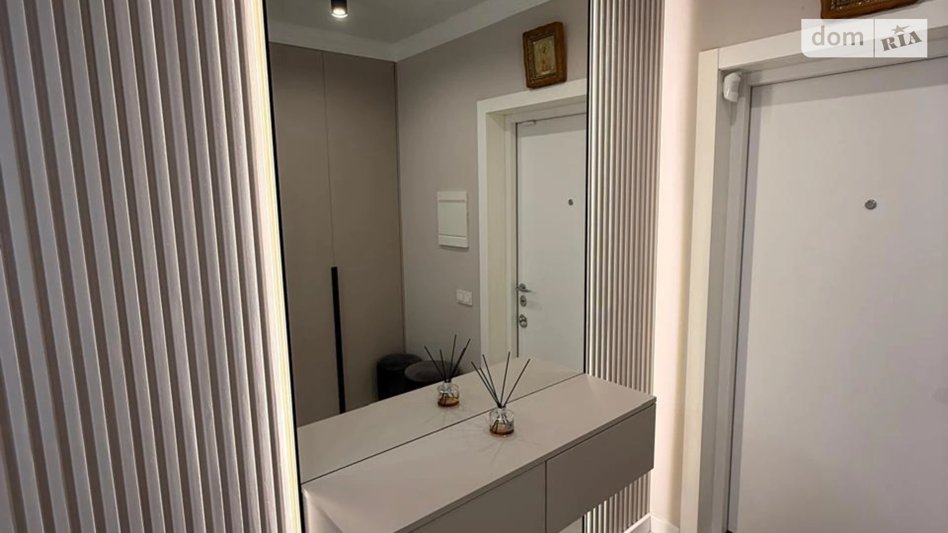 Продается 3-комнатная квартира 101 кв. м в Киеве, ул. Авиаконструктора Игоря Сикорского(Танковая), 1А - фото 3