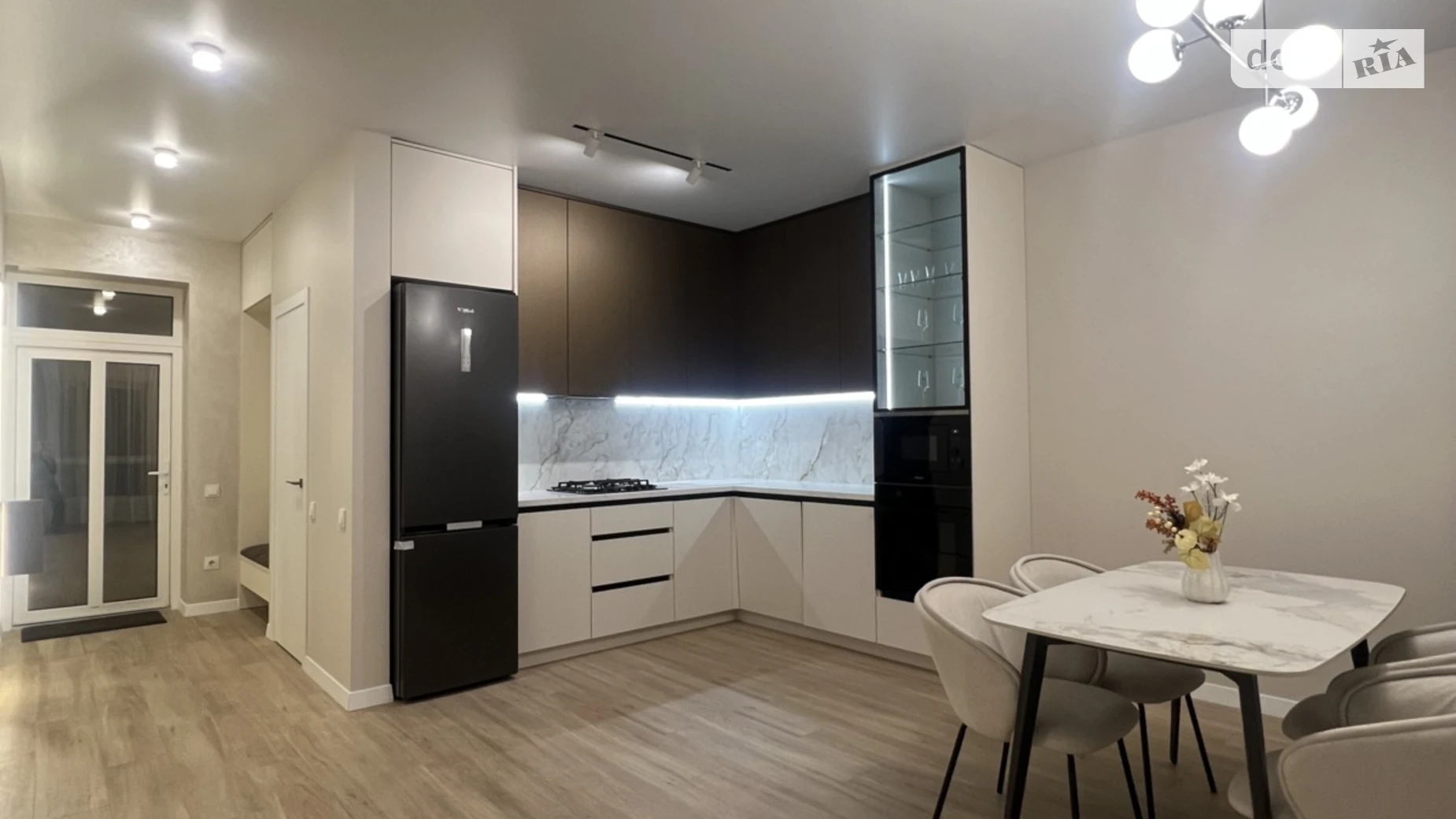 мас. Макарова Авторынок Ровно, цена: 127000 $ - фото 4