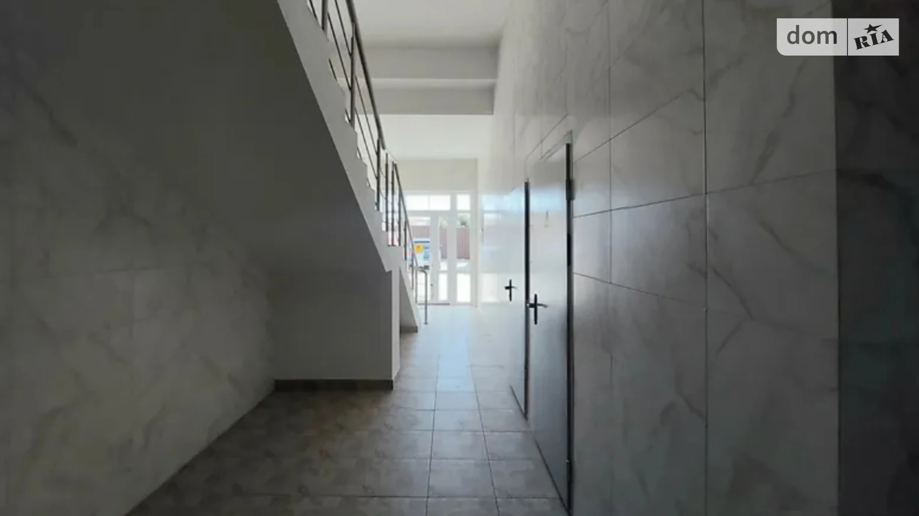 Продается 2-комнатная квартира 56.7 кв. м в Хмельницком, ул. Сечевых Стрельцов - фото 2