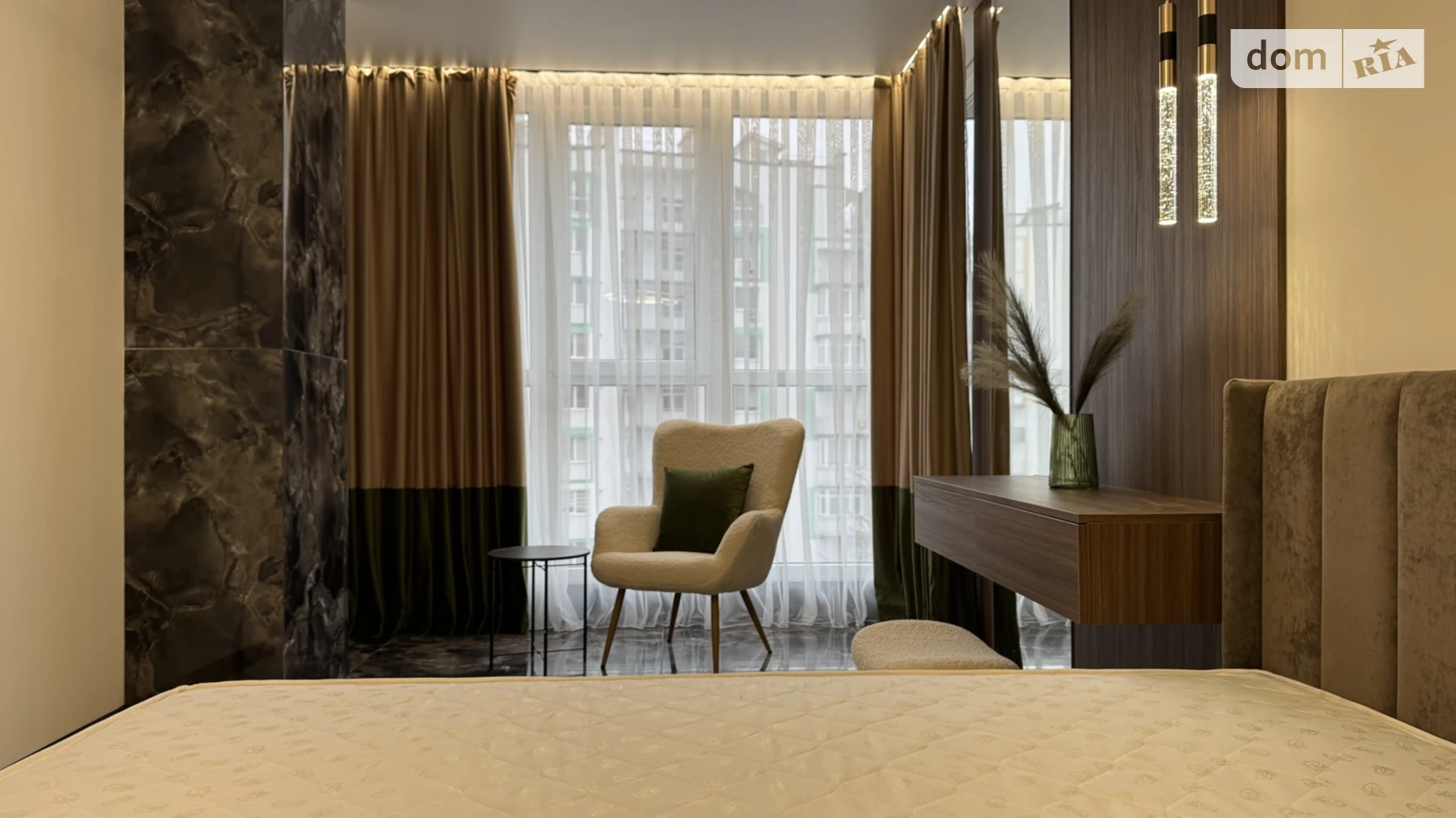 Продается 1-комнатная квартира 43 кв. м в Ивано-Франковске, ул. Национальной Гвардии, 3В - фото 2