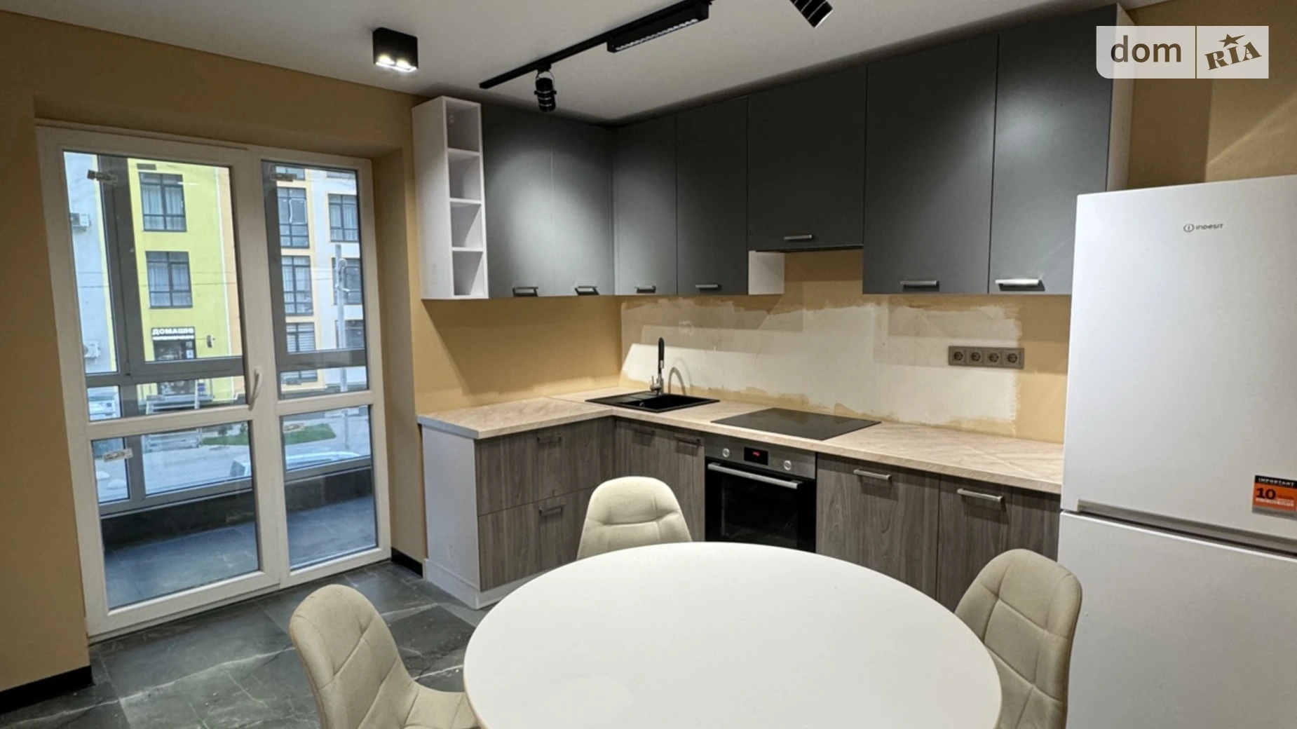 Здається в оренду 1-кімнатна квартира 40 кв. м у Львові, вул. Залізнична, 9А - фото 2