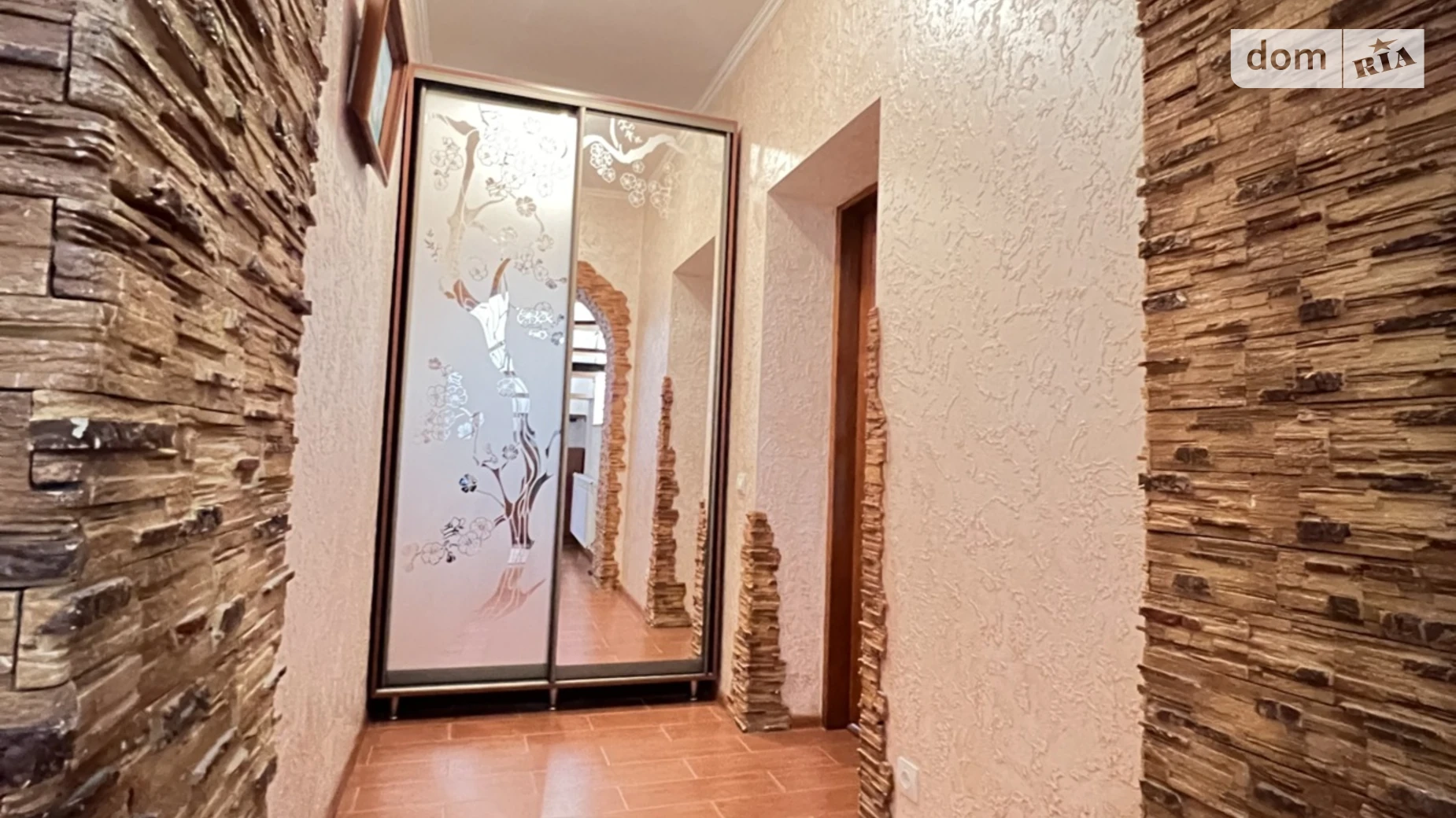 Продается дом на 2 этажа 145 кв. м с гаражом, цена: 180000 $ - фото 5