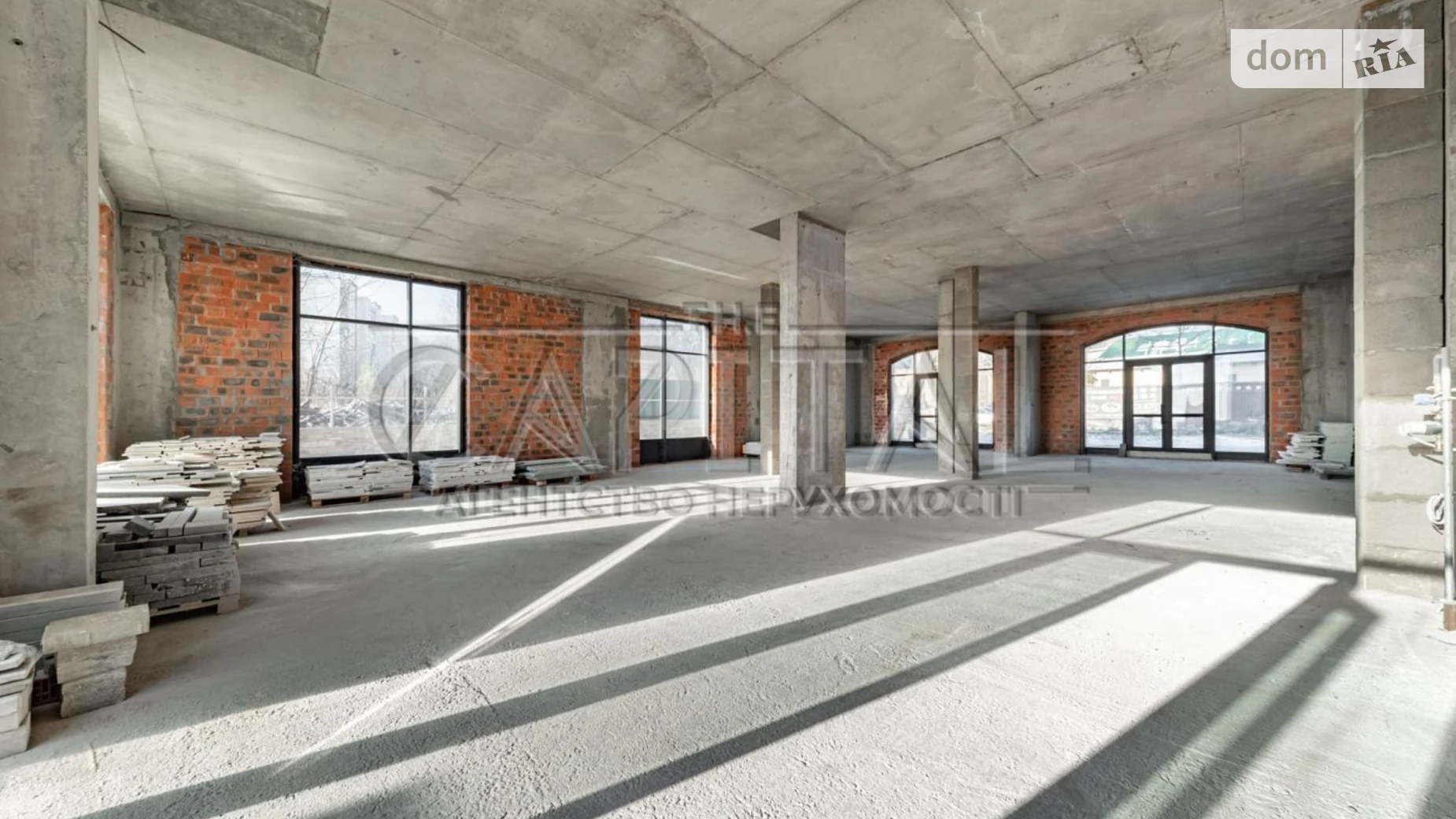 Продается офис 205 кв. м в бизнес-центре, цена: 650000 $ - фото 2