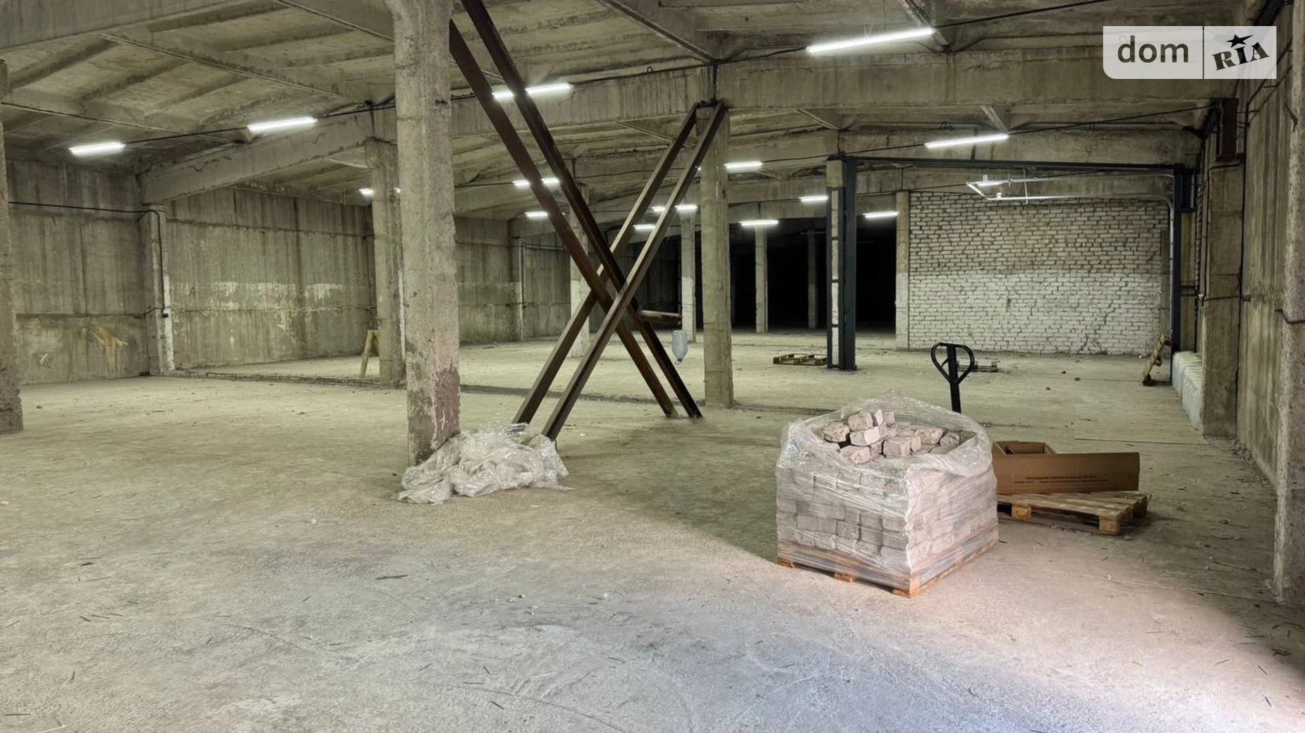 Сдается в аренду помещения свободного назначения 1200 кв. м в 1-этажном здании, цена: 150000 грн - фото 4