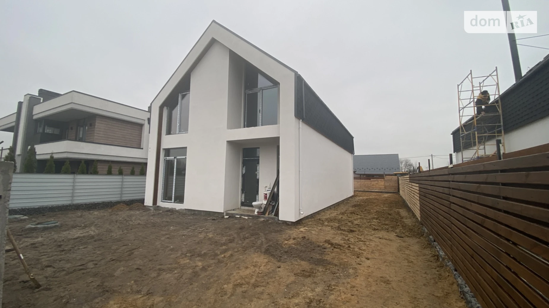 Продается дом на 2 этажа 140 кв. м с бассейном, цена: 120000 $ - фото 2