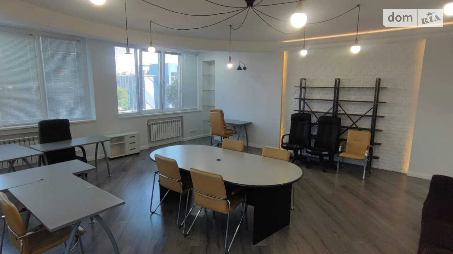 Сдается в аренду офис 150 кв. м в бизнес-центре, цена: 1500 € - фото 5