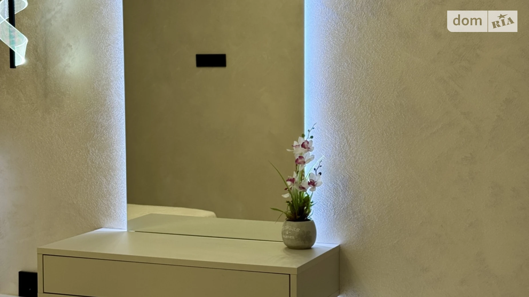 Продается 2-комнатная квартира 66.5 кв. м в Хмельницком, ул. Кармелюка - фото 2