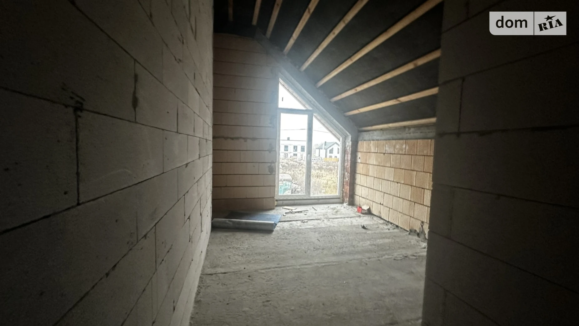 Продается дом на 2 этажа 140 кв. м с камином, цена: 120000 $ - фото 3