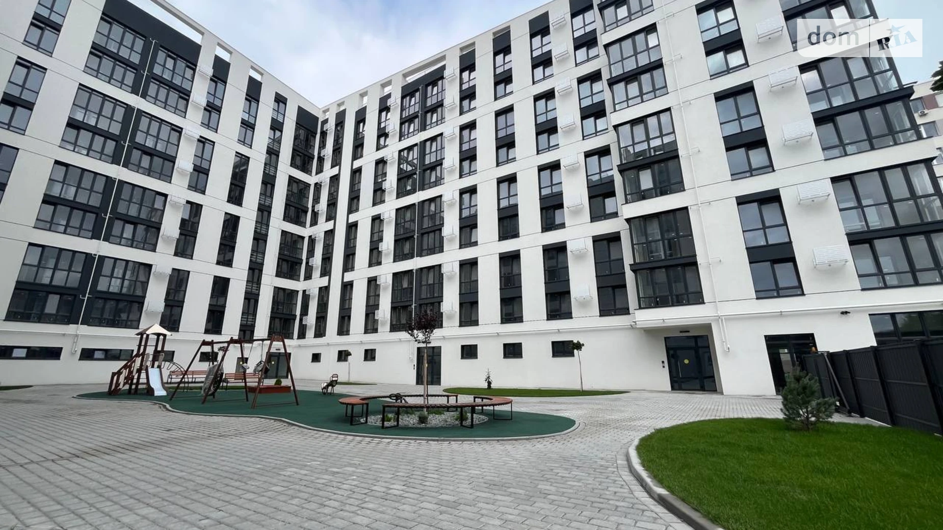 Продается 2-комнатная квартира 64 кв. м в Ровно, ул. Галицкого Данилы, 25 - фото 2