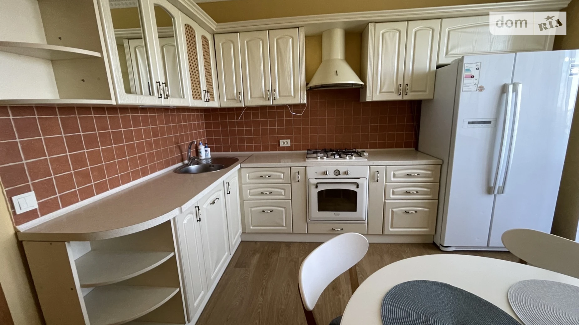 Продается 2-комнатная квартира 79.7 кв. м в Львове, ул. Глинянский Тракт, 153А - фото 2