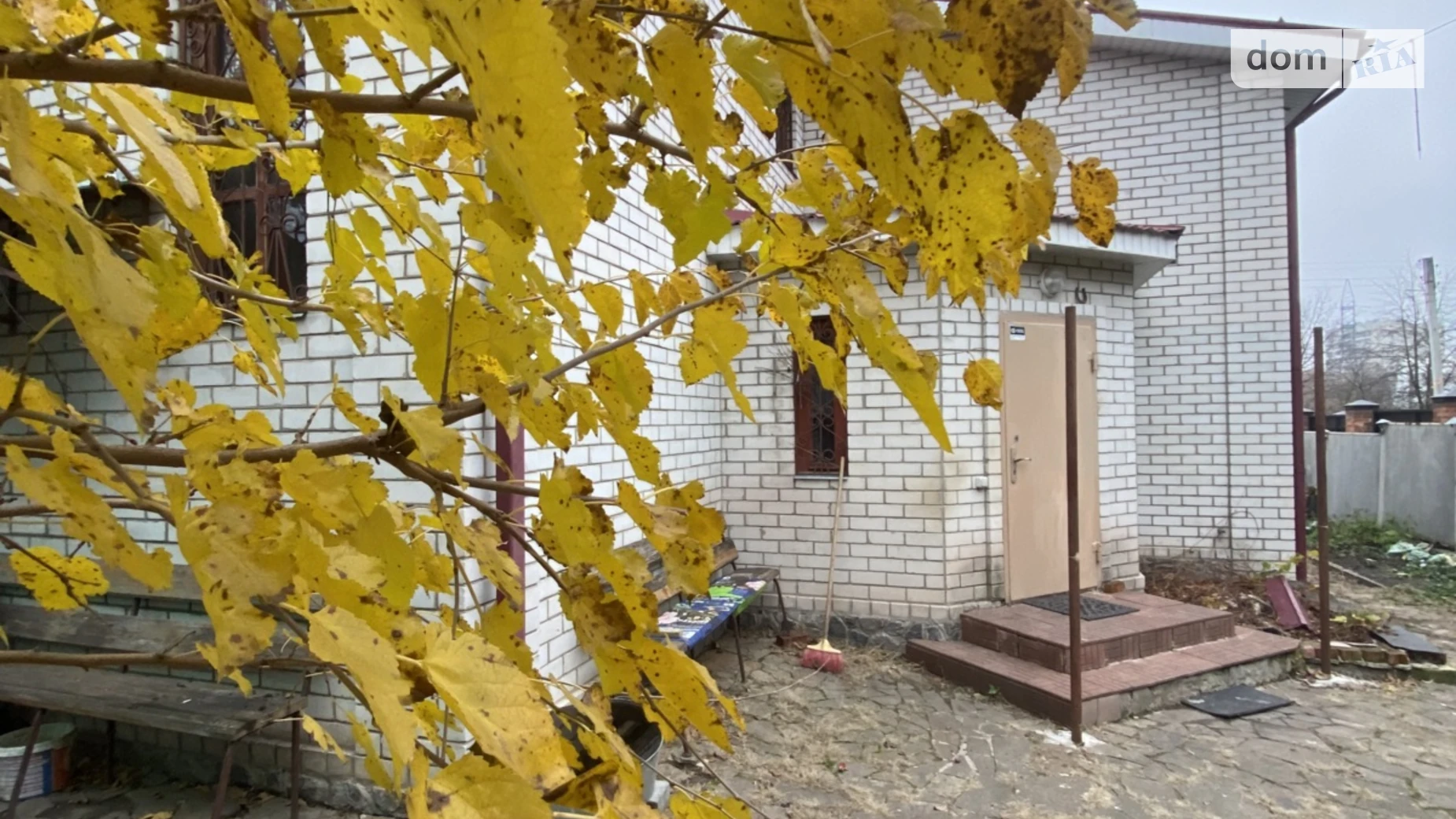 Продается дом на 2 этажа 250 кв. м с участком, цена: 130000 $ - фото 2