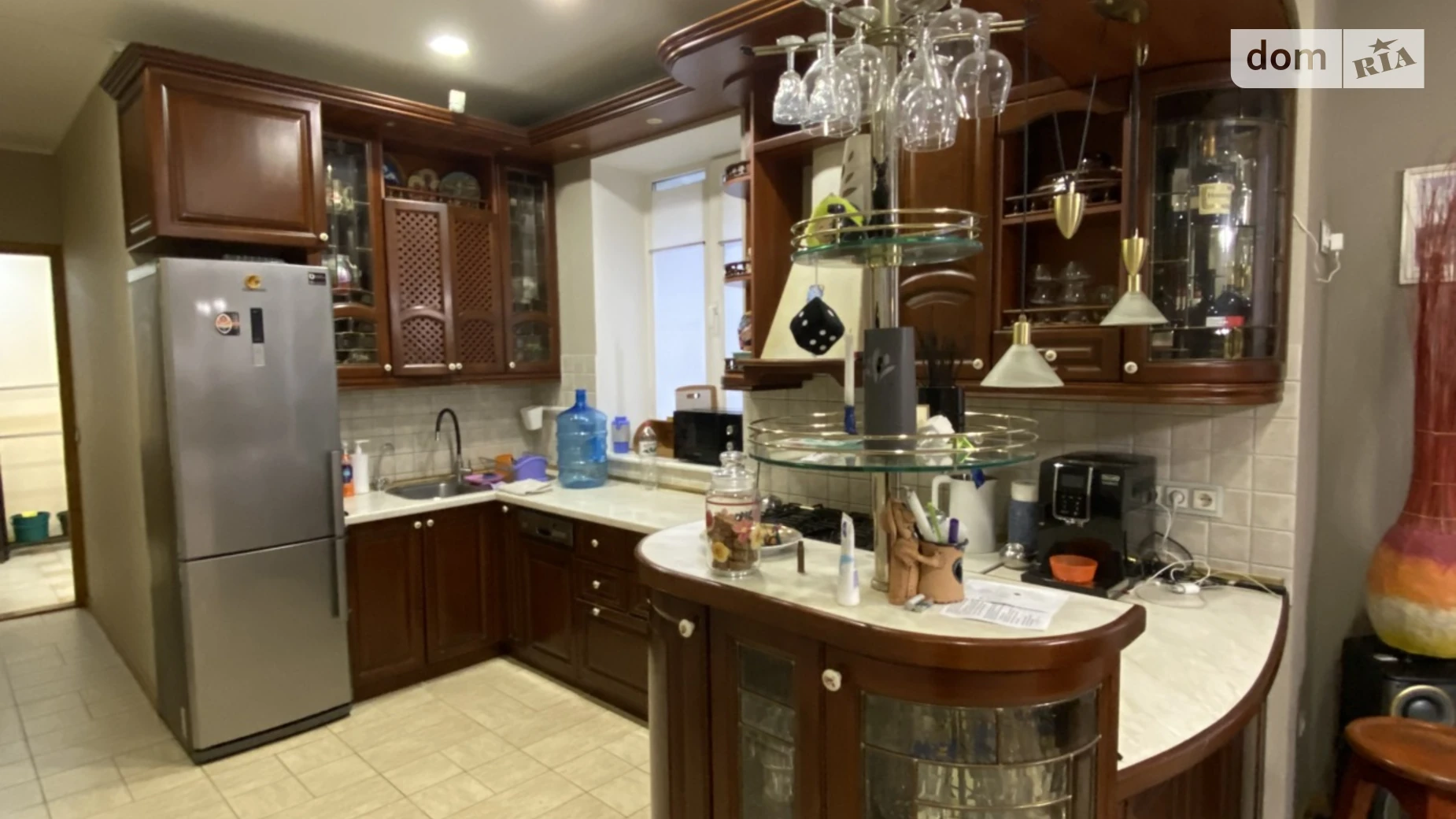 Продается дом на 2 этажа 323 кв. м с подвалом, цена: 180000 $ - фото 2