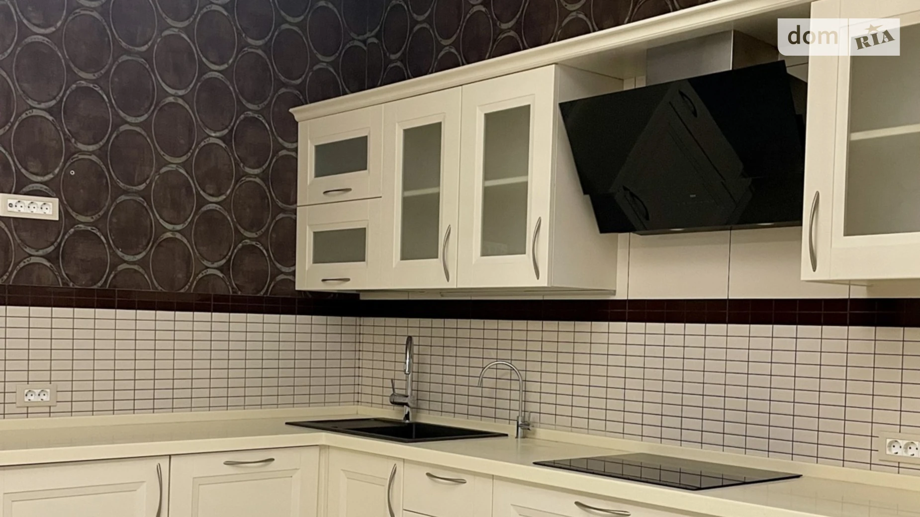 Продается 3-комнатная квартира 102 кв. м в Одессе, ул. Независимости, 11 - фото 2