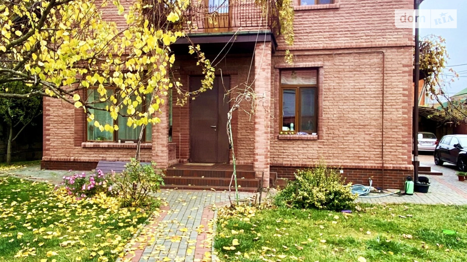 Продается дом на 2 этажа 299 кв. м с камином, цена: 178000 $ - фото 2