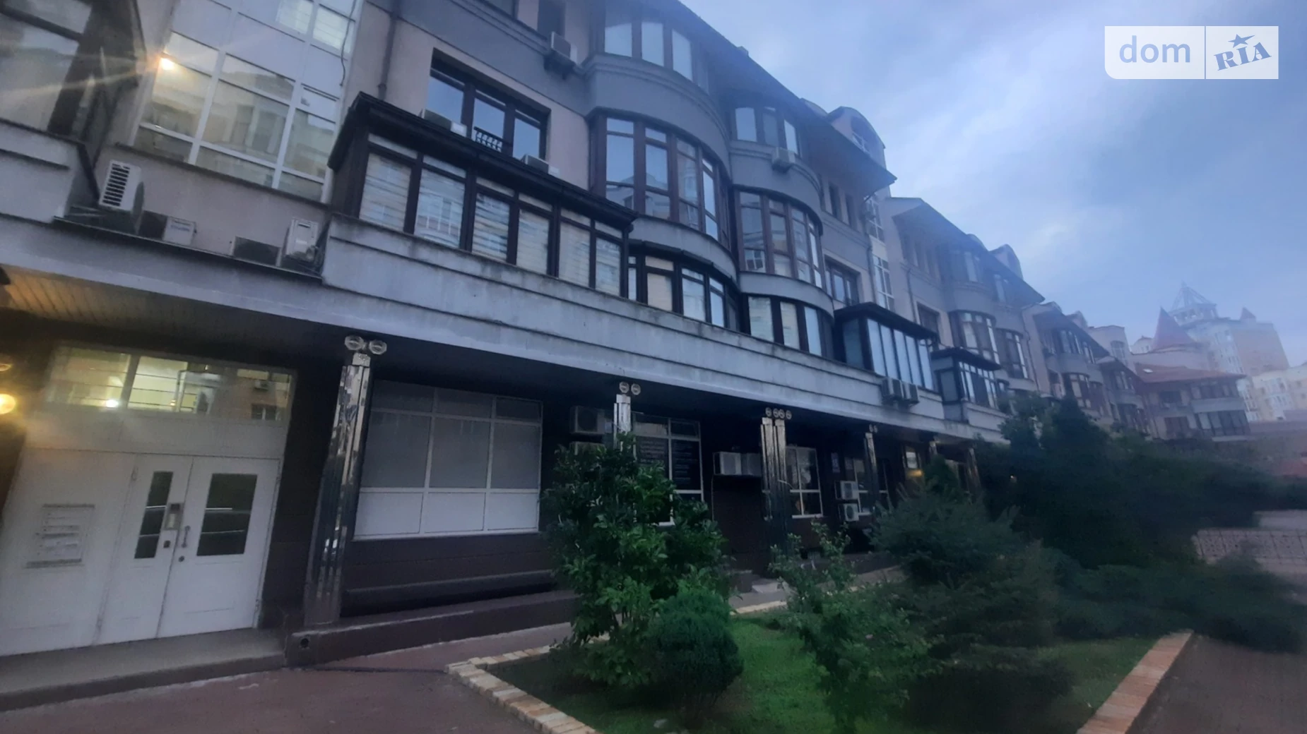 Продается 3-комнатная квартира 132 кв. м в Киеве, наб. Оболонская, 15 корпус 1 - фото 2