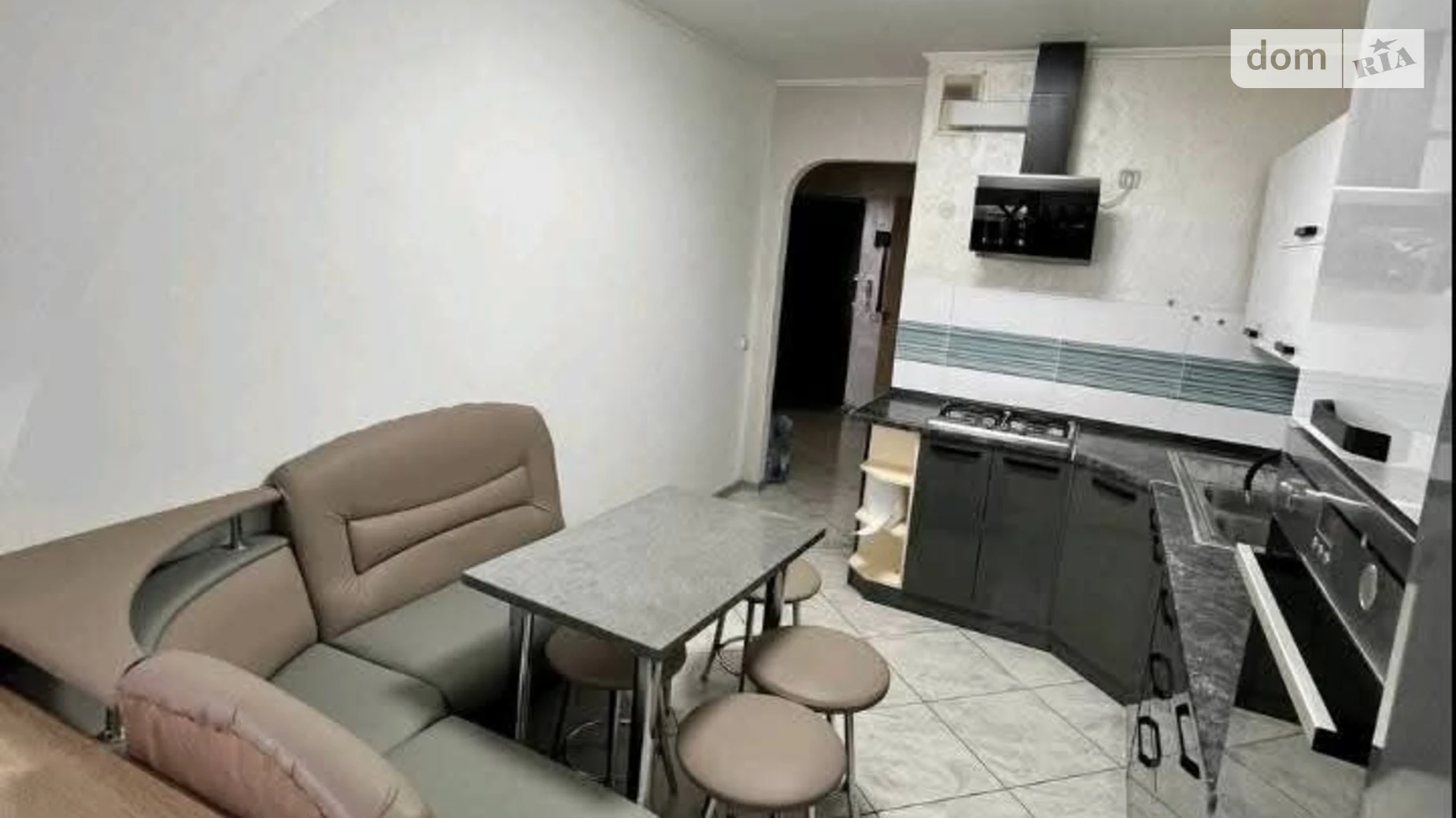 2-кімнатна квартира 65 кв. м у Тернополі, вул. Тролейбусна, 9Б - фото 2