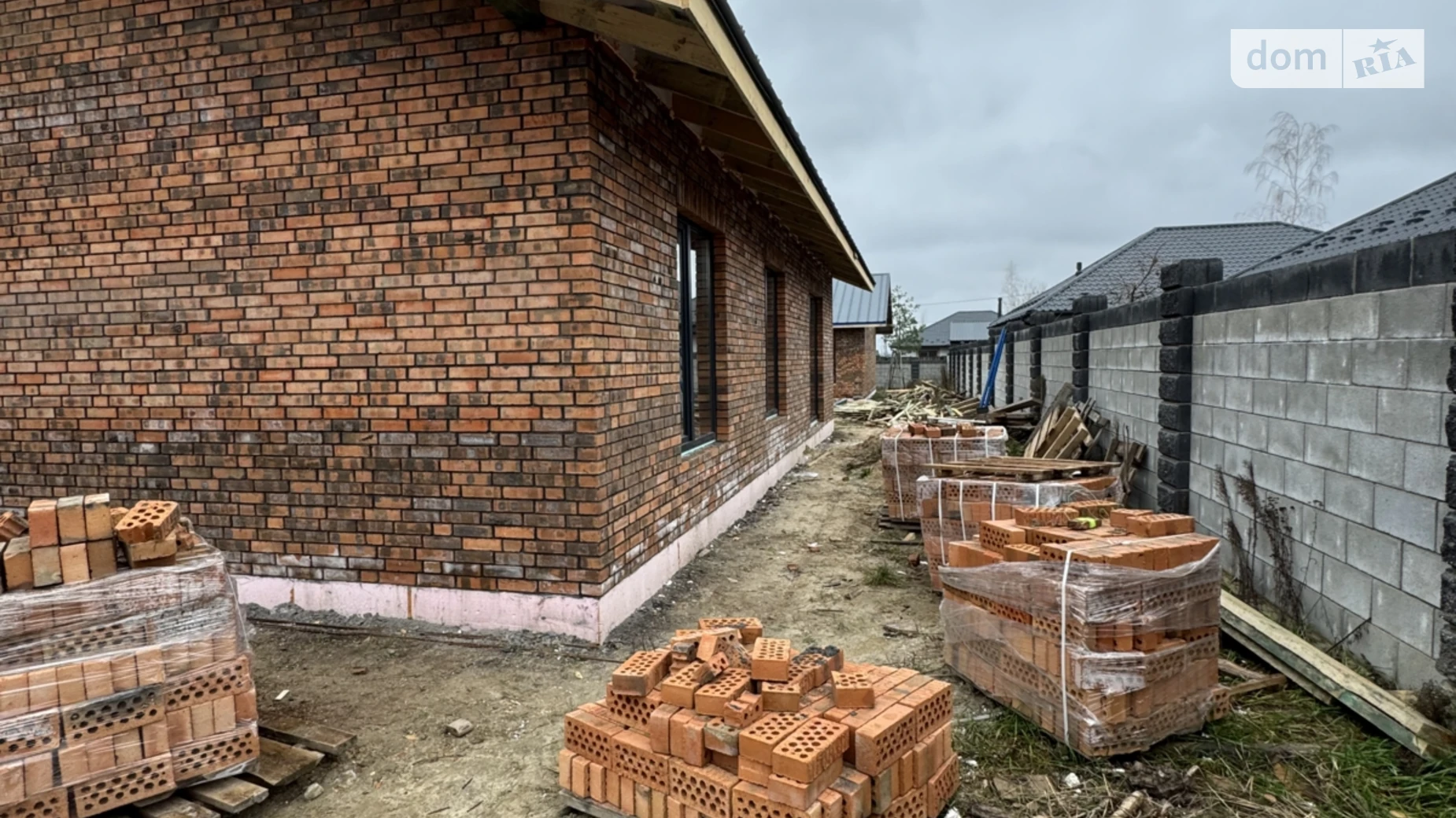 Продается одноэтажный дом 100 кв. м с гаражом, цена: 93000 $ - фото 3