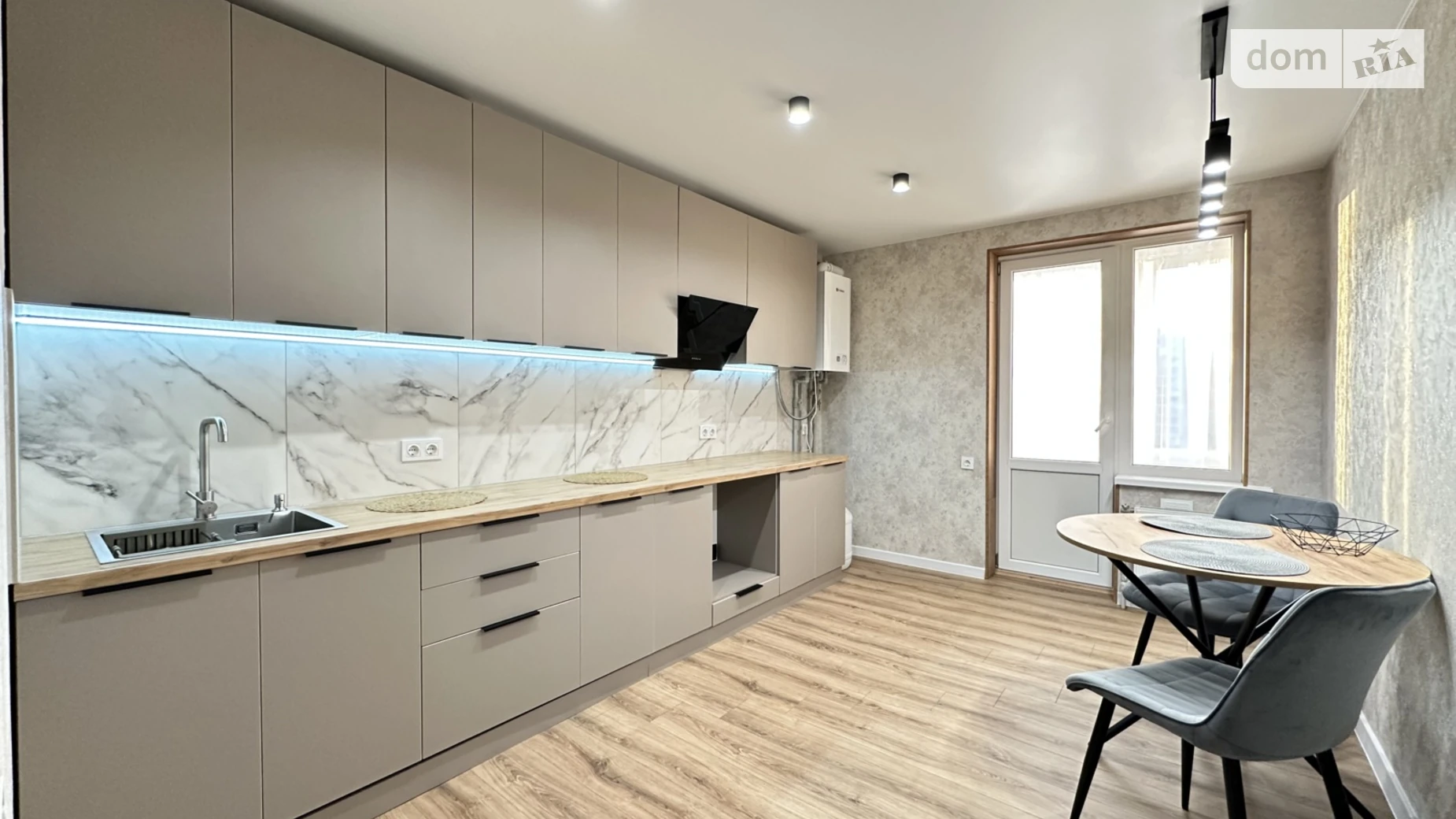 Продается 1-комнатная квартира 47 кв. м в Чернигове, ул. И. Багряного, 39 - фото 3