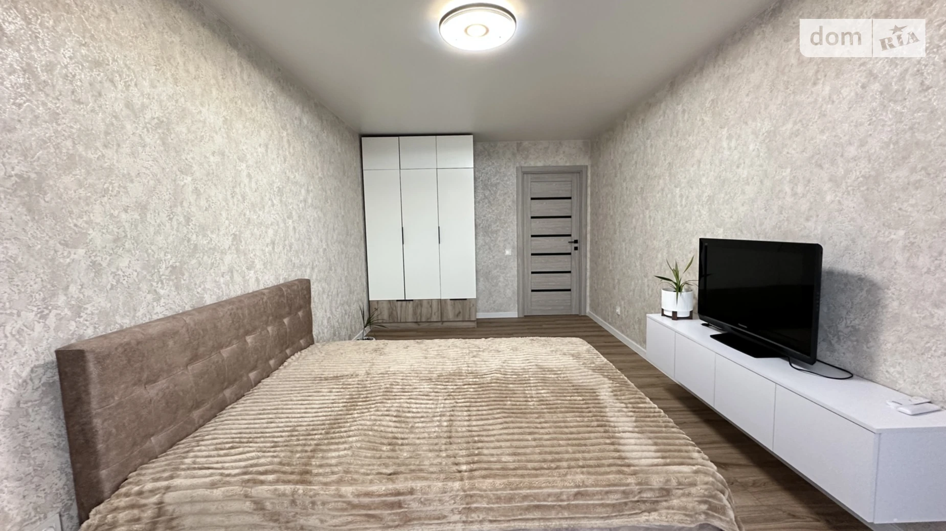 Продается 1-комнатная квартира 47 кв. м в Чернигове, ул. И. Багряного, 39 - фото 2