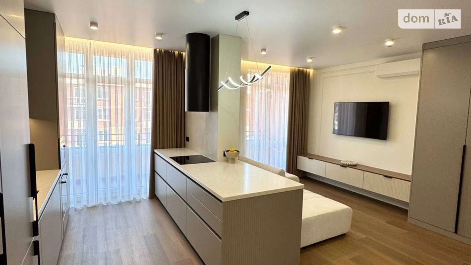 Продается 2-комнатная квартира 78 кв. м в Черновцах, просп. Независимости, 106 - фото 3