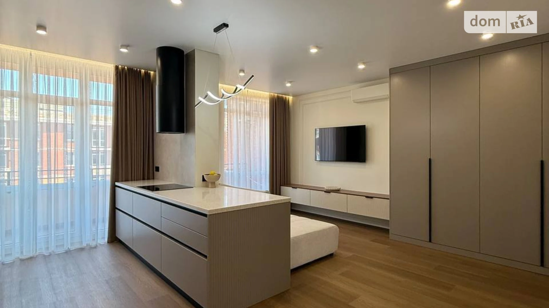 Продается 2-комнатная квартира 78 кв. м в Черновцах, просп. Независимости, 106 - фото 4