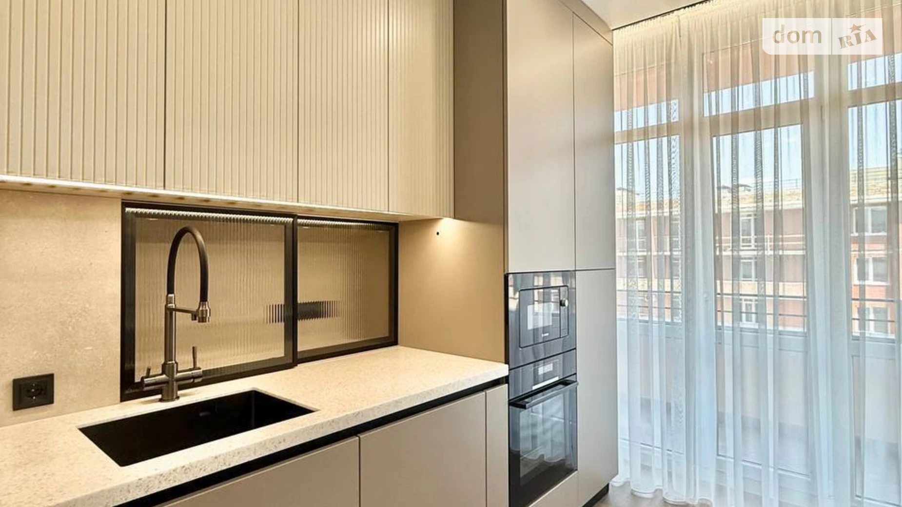 Продается 2-комнатная квартира 78 кв. м в Черновцах, просп. Независимости, 106 - фото 5