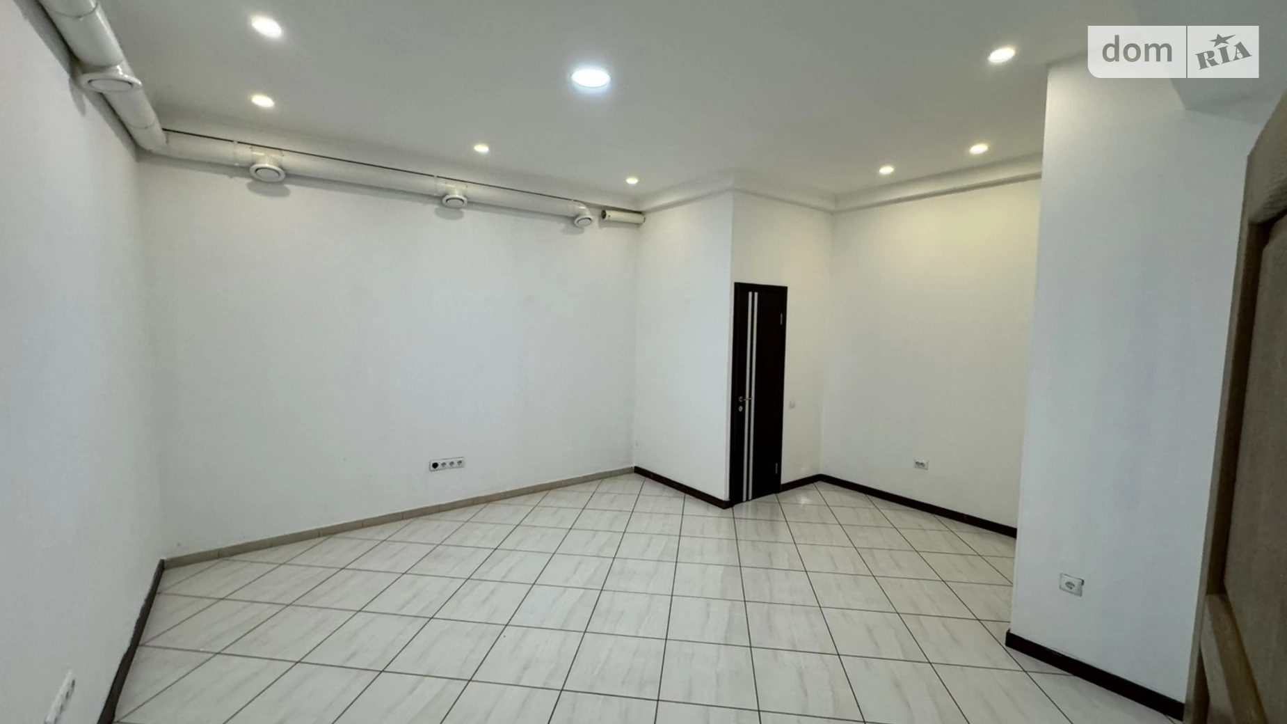 Сдается в аренду помещения свободного назначения 40 кв. м в 1-этажном здании, цена: 13000 грн - фото 4